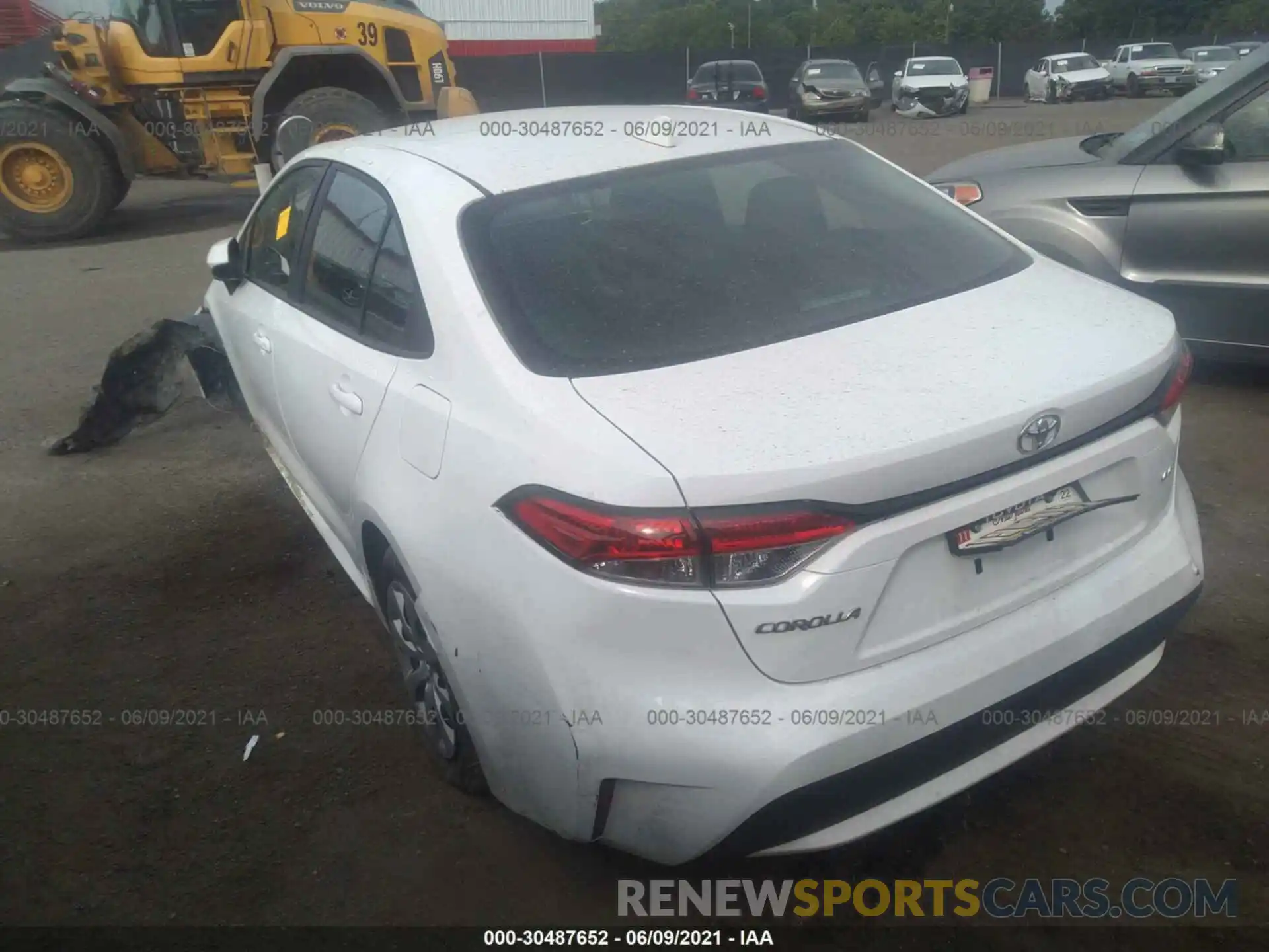 3 Photograph of a damaged car 5YFEPMAE8MP160500 TOYOTA COROLLA 2021