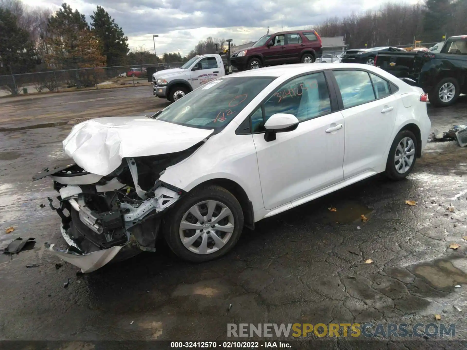 2 Photograph of a damaged car 5YFEPMAE8MP163414 TOYOTA COROLLA 2021