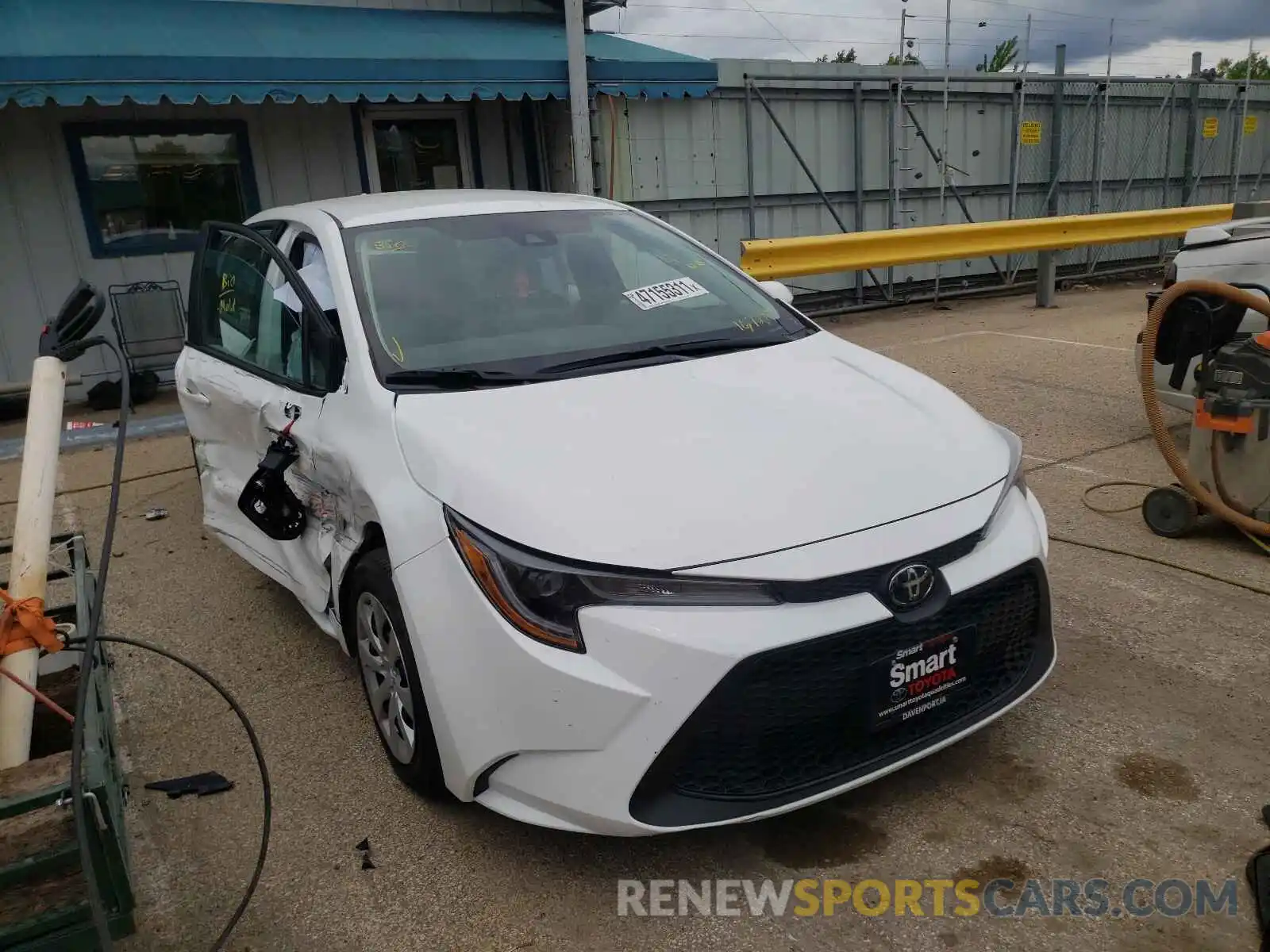 1 Photograph of a damaged car 5YFEPMAE8MP167219 TOYOTA COROLLA 2021