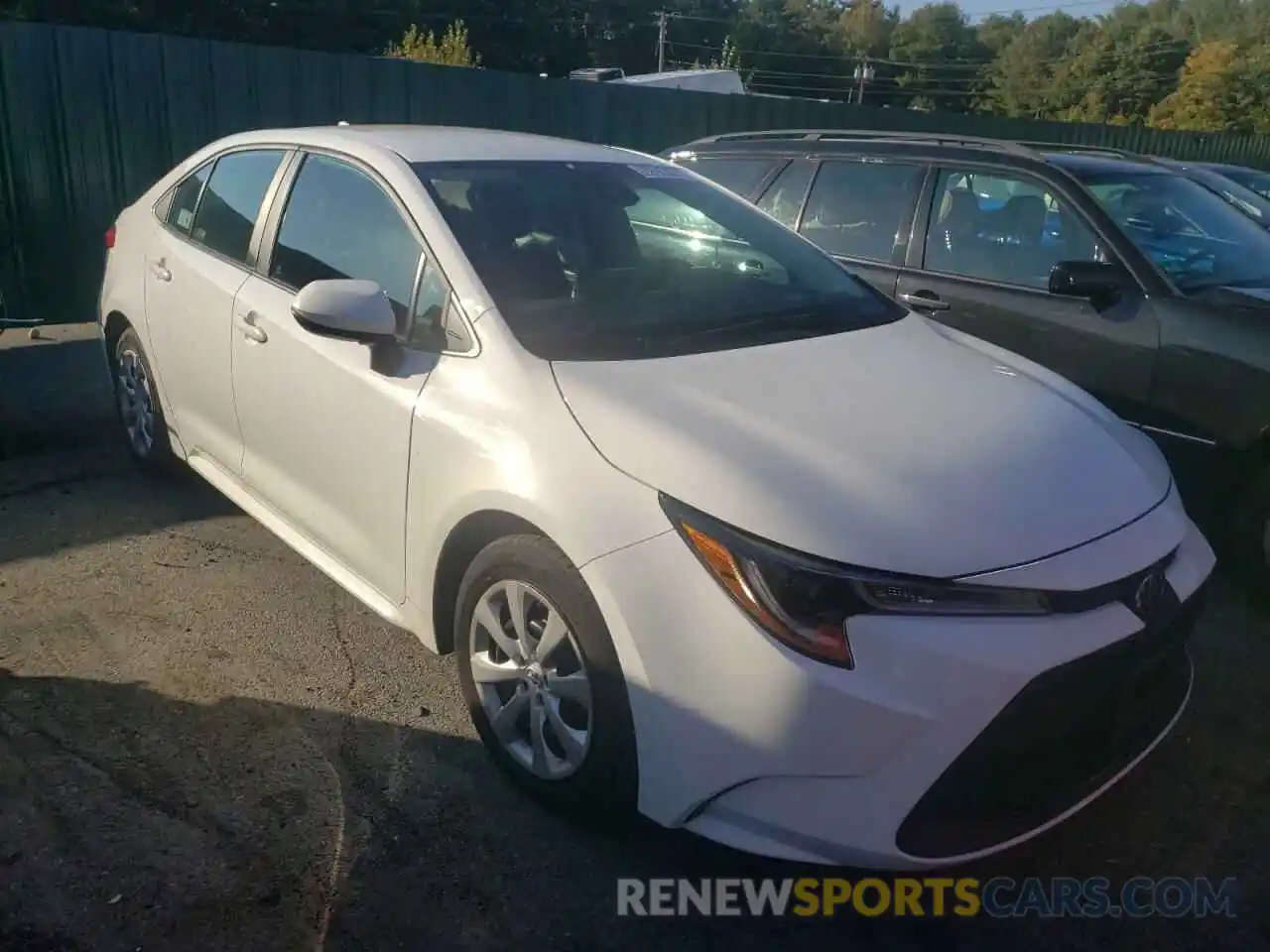 1 Photograph of a damaged car 5YFEPMAE8MP168659 TOYOTA COROLLA 2021