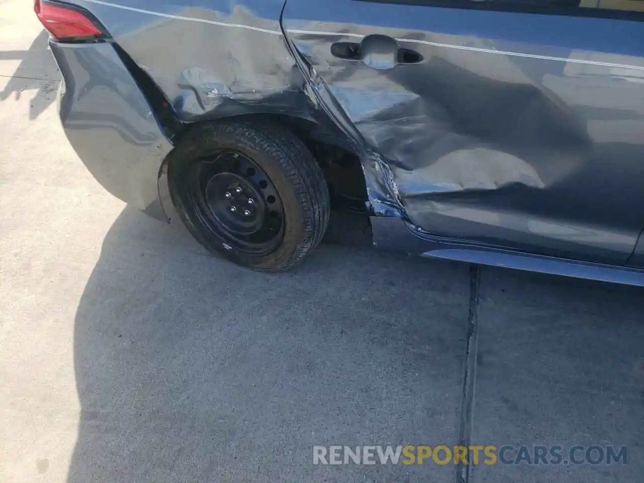 9 Photograph of a damaged car 5YFEPMAE8MP171366 TOYOTA COROLLA 2021