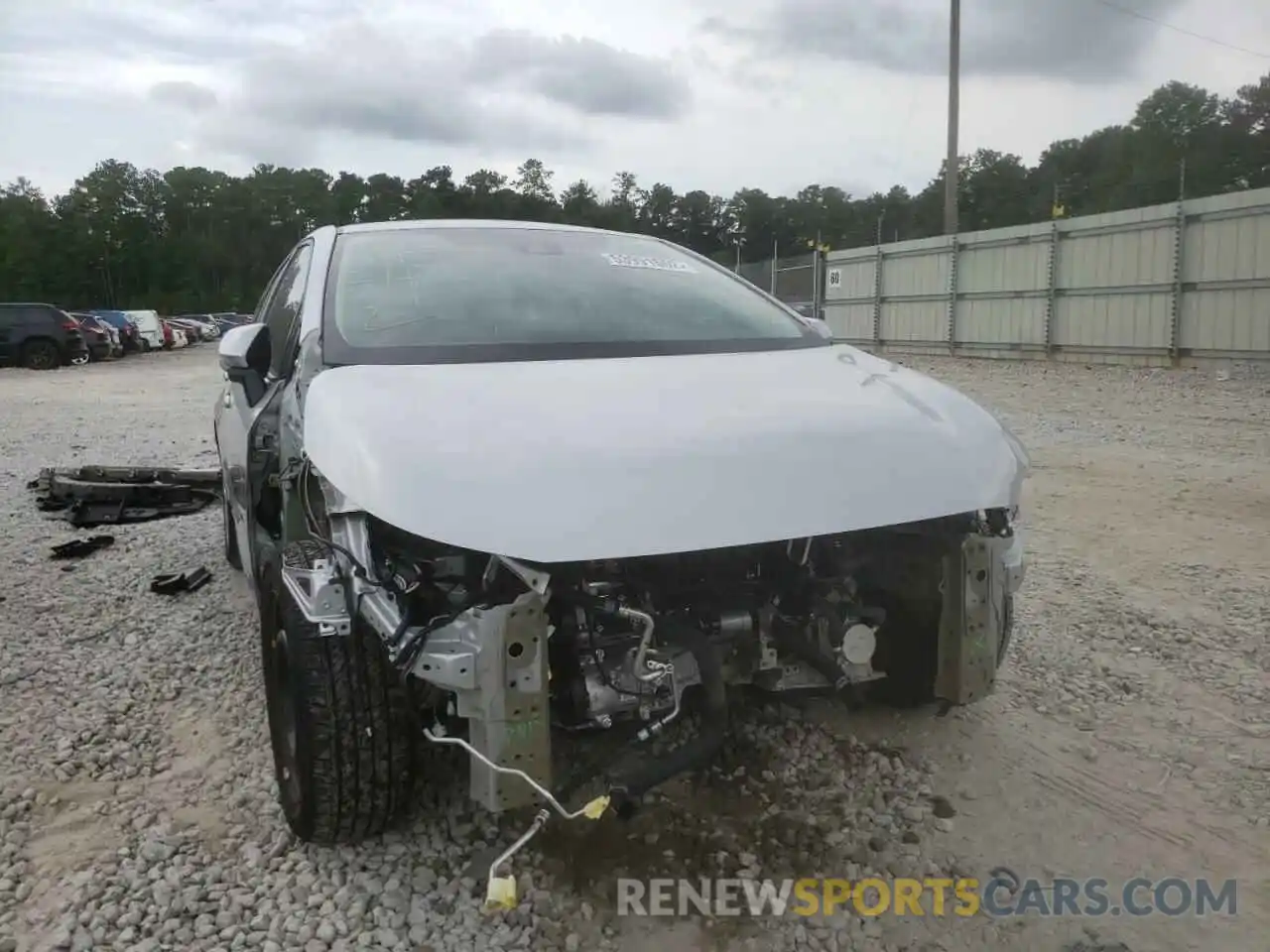 9 Photograph of a damaged car 5YFEPMAE8MP172257 TOYOTA COROLLA 2021