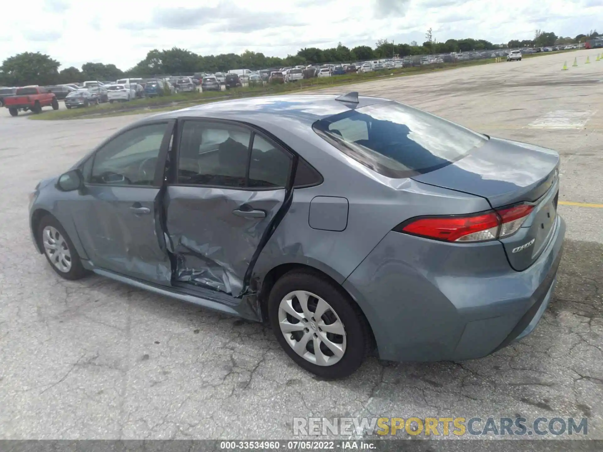 3 Photograph of a damaged car 5YFEPMAE8MP189107 TOYOTA COROLLA 2021