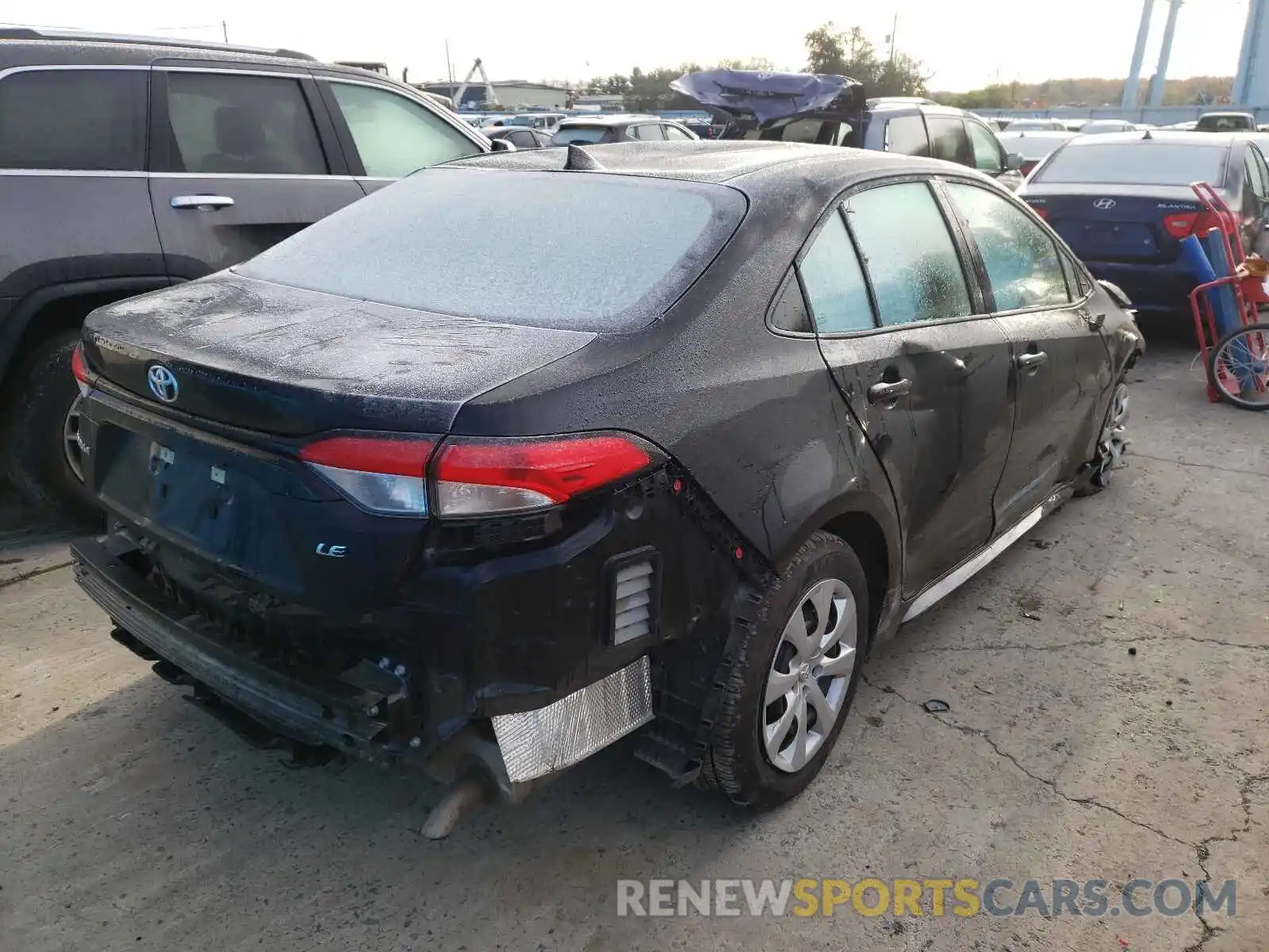 4 Photograph of a damaged car 5YFEPMAE8MP190144 TOYOTA COROLLA 2021