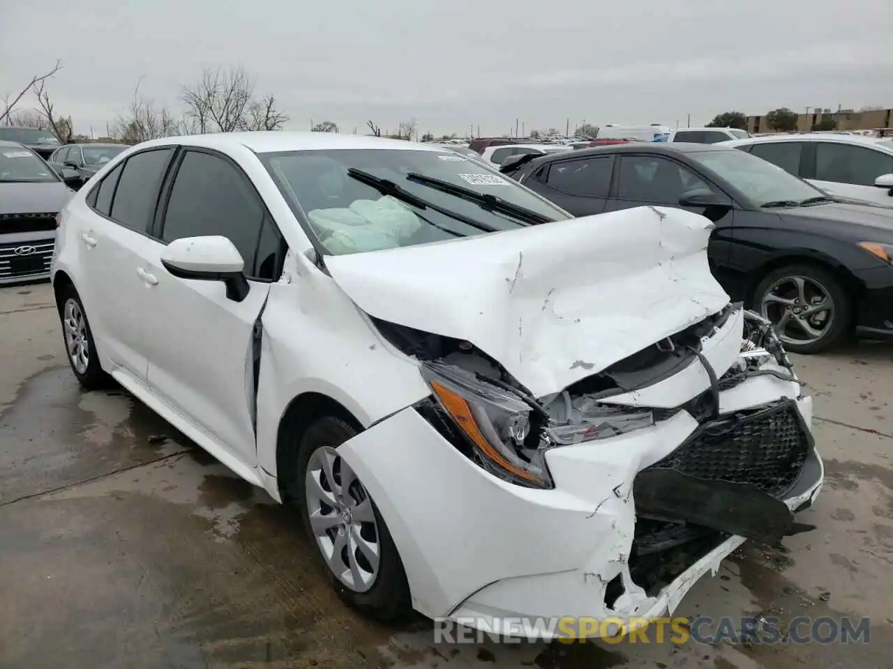 1 Photograph of a damaged car 5YFEPMAE8MP191875 TOYOTA COROLLA 2021