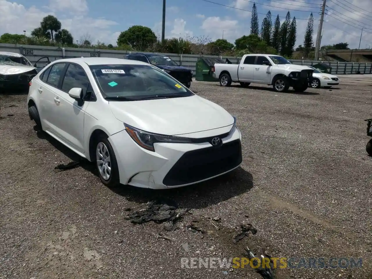 1 Photograph of a damaged car 5YFEPMAE8MP196607 TOYOTA COROLLA 2021