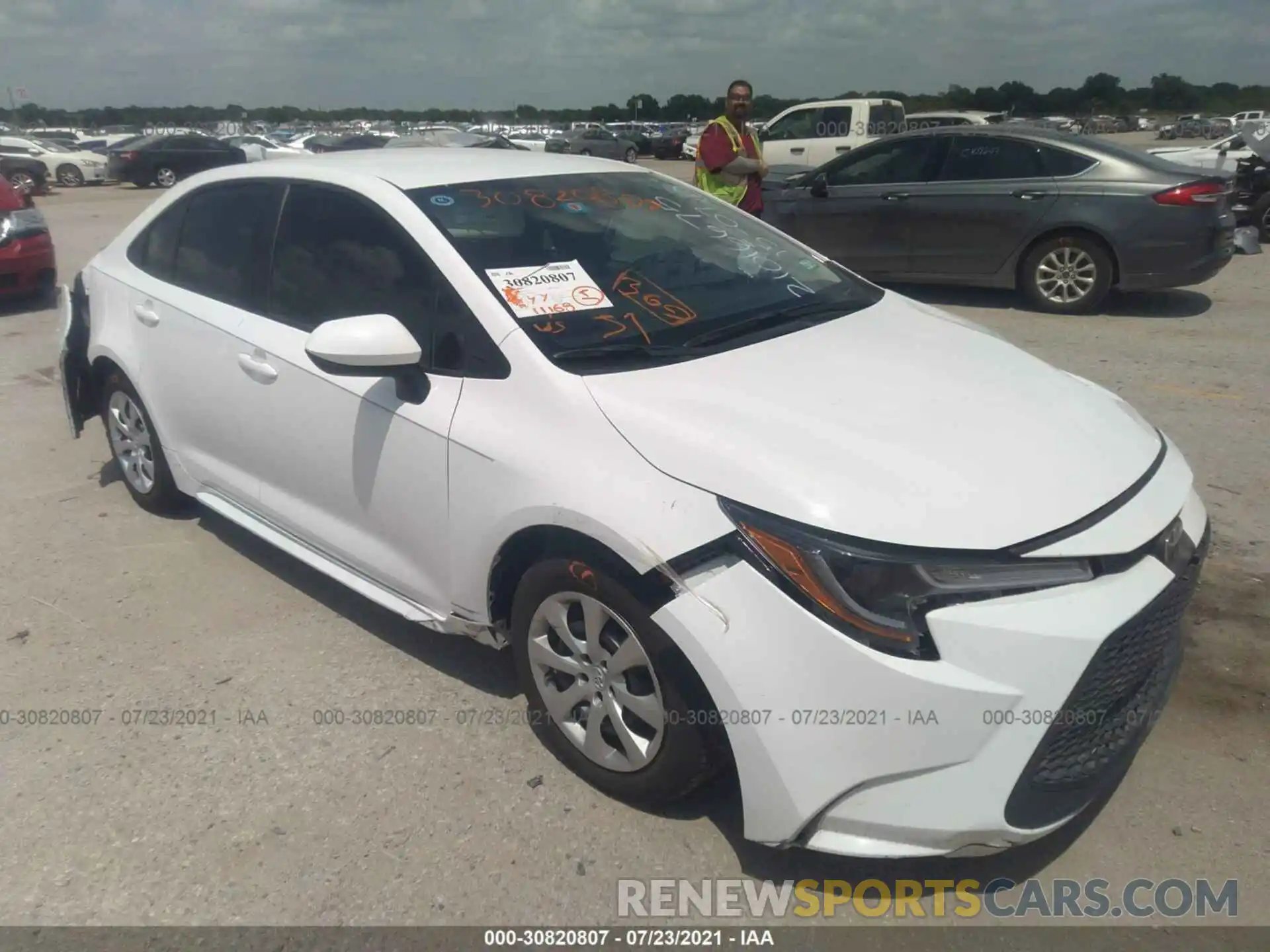 1 Photograph of a damaged car 5YFEPMAE8MP196672 TOYOTA COROLLA 2021