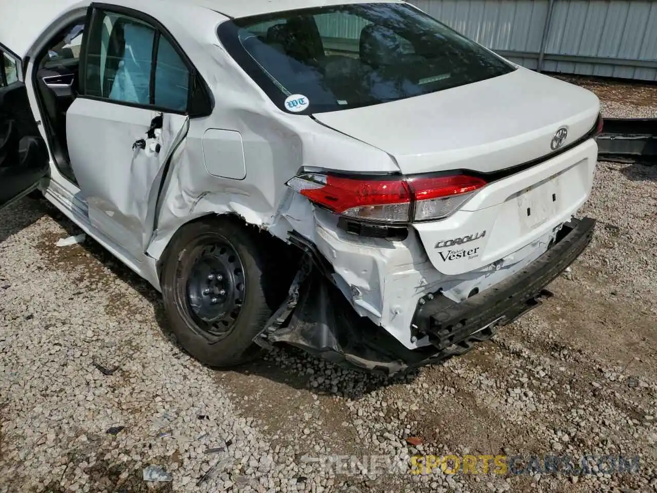 9 Photograph of a damaged car 5YFEPMAE8MP198423 TOYOTA COROLLA 2021