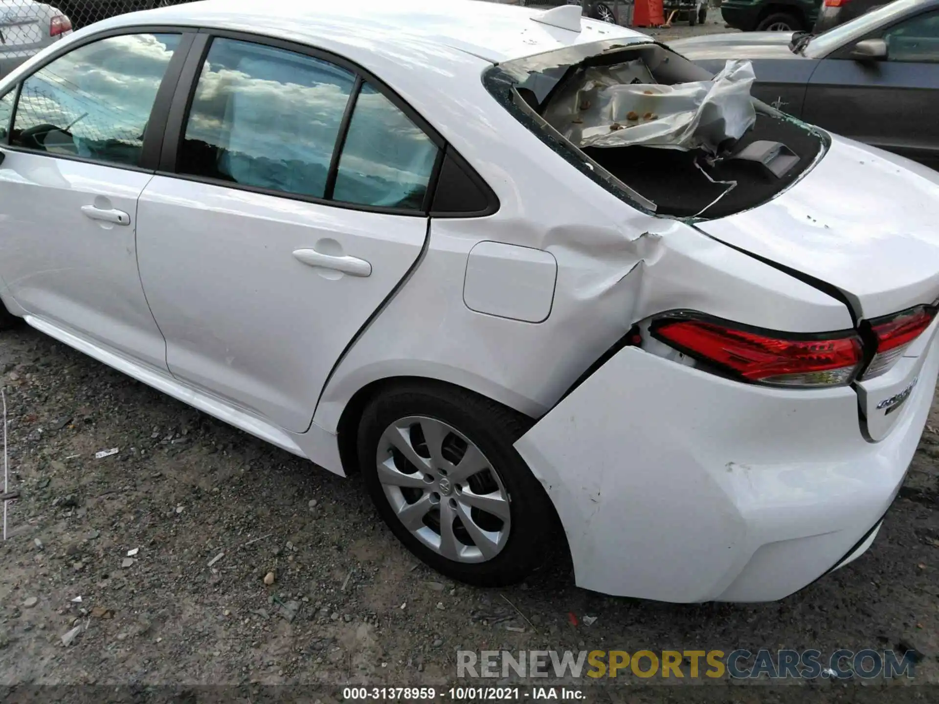 3 Photograph of a damaged car 5YFEPMAE8MP201952 TOYOTA COROLLA 2021