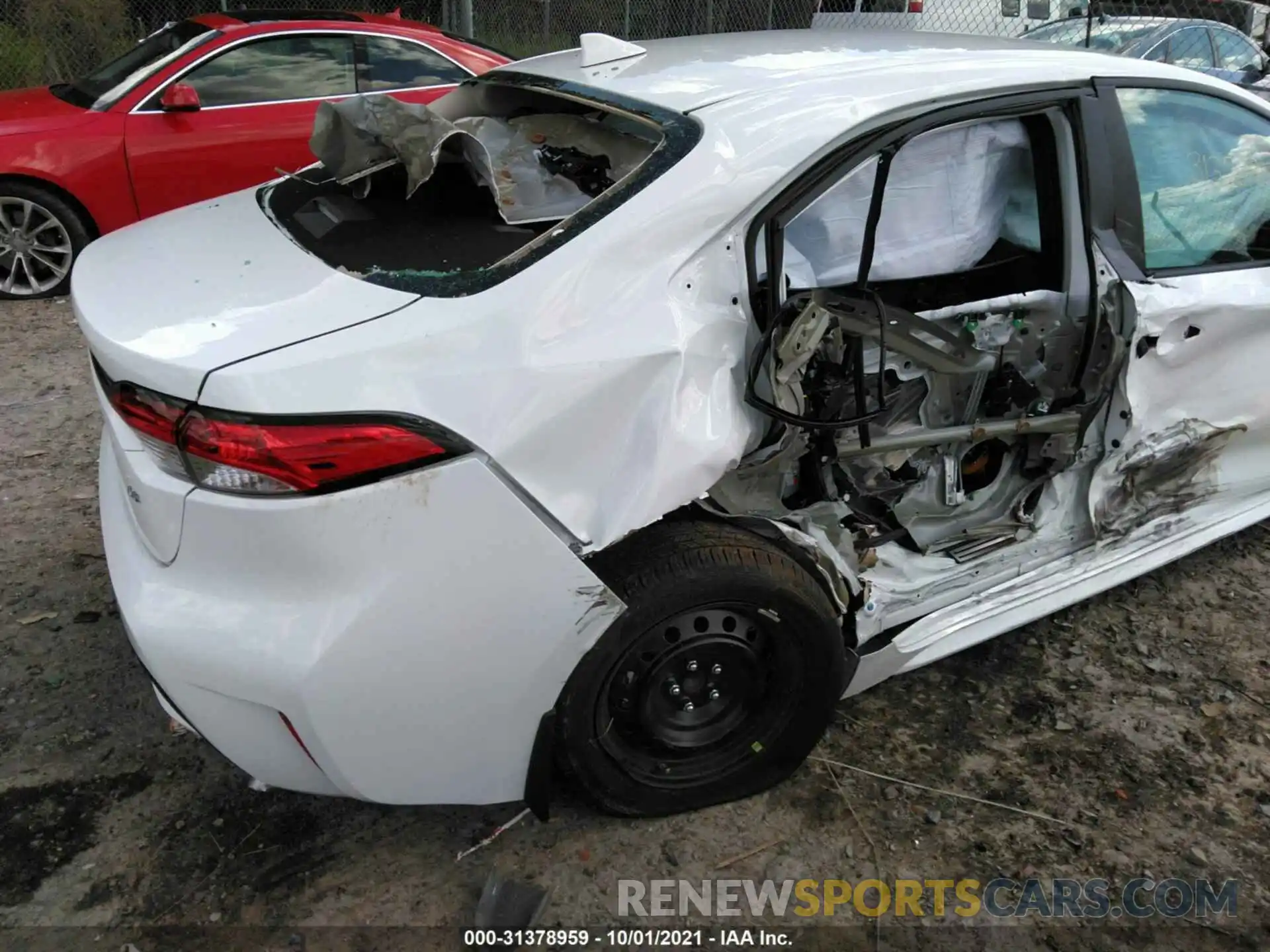 4 Photograph of a damaged car 5YFEPMAE8MP201952 TOYOTA COROLLA 2021