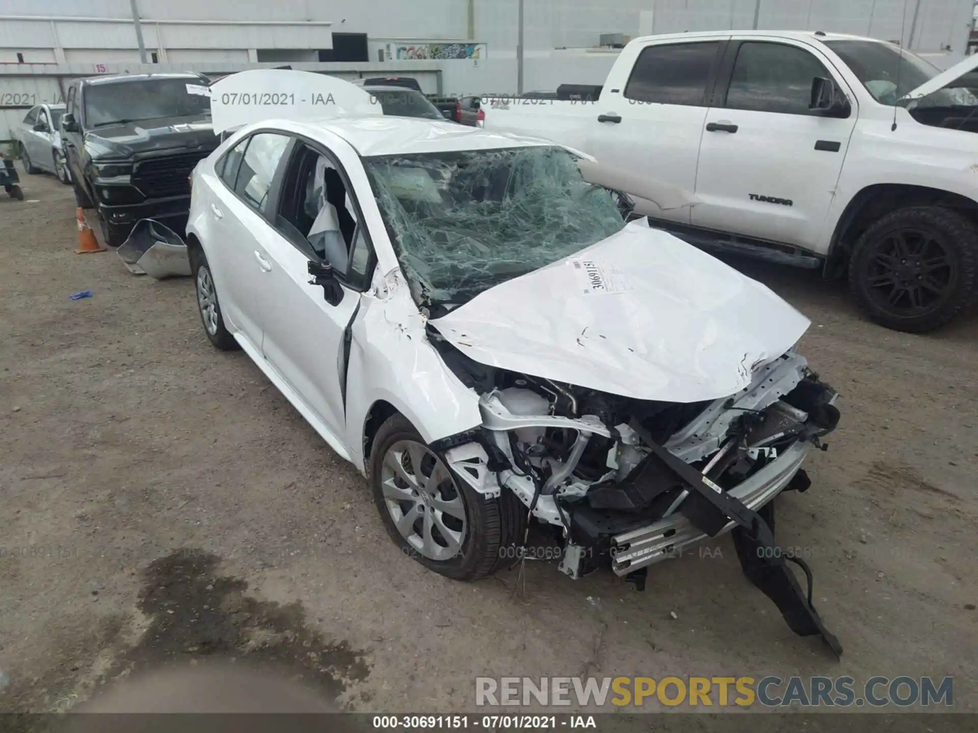 1 Photograph of a damaged car 5YFEPMAE8MP205709 TOYOTA COROLLA 2021