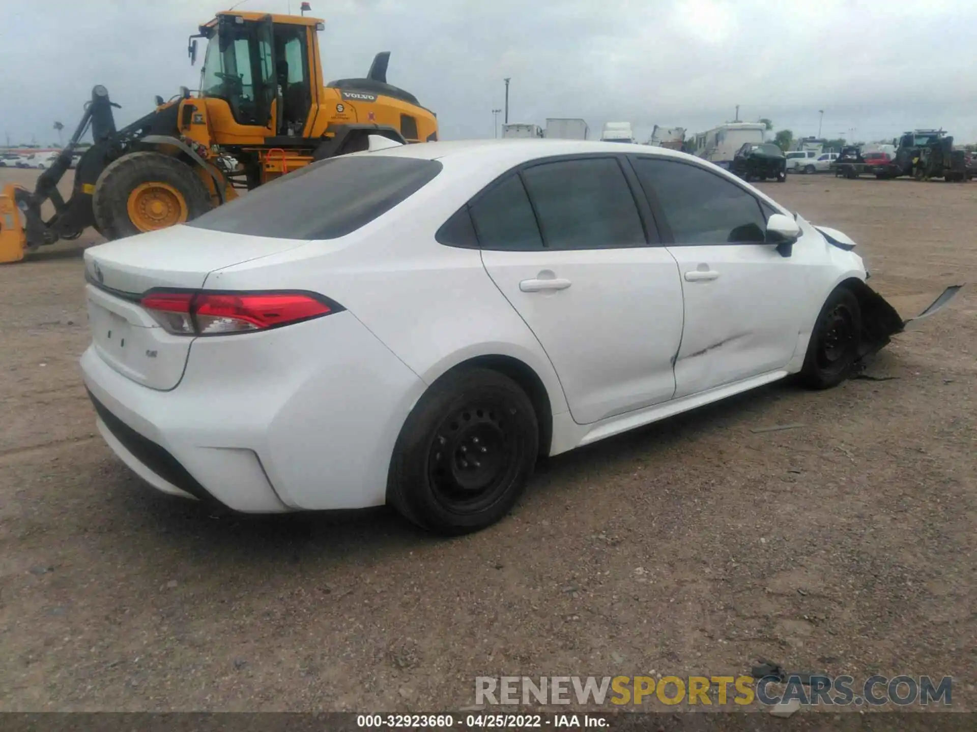 4 Photograph of a damaged car 5YFEPMAE8MP208867 TOYOTA COROLLA 2021