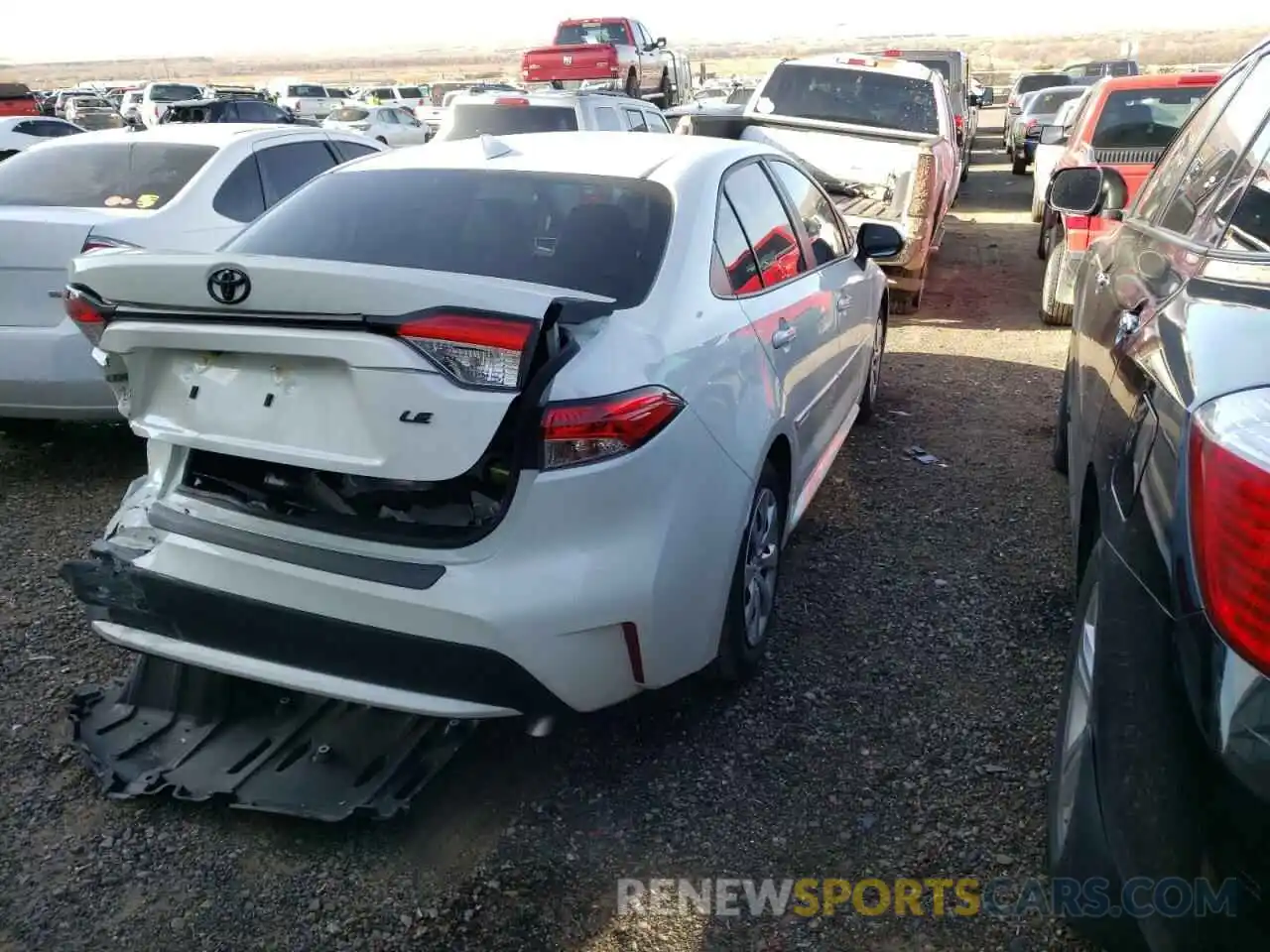 4 Photograph of a damaged car 5YFEPMAE8MP209761 TOYOTA COROLLA 2021