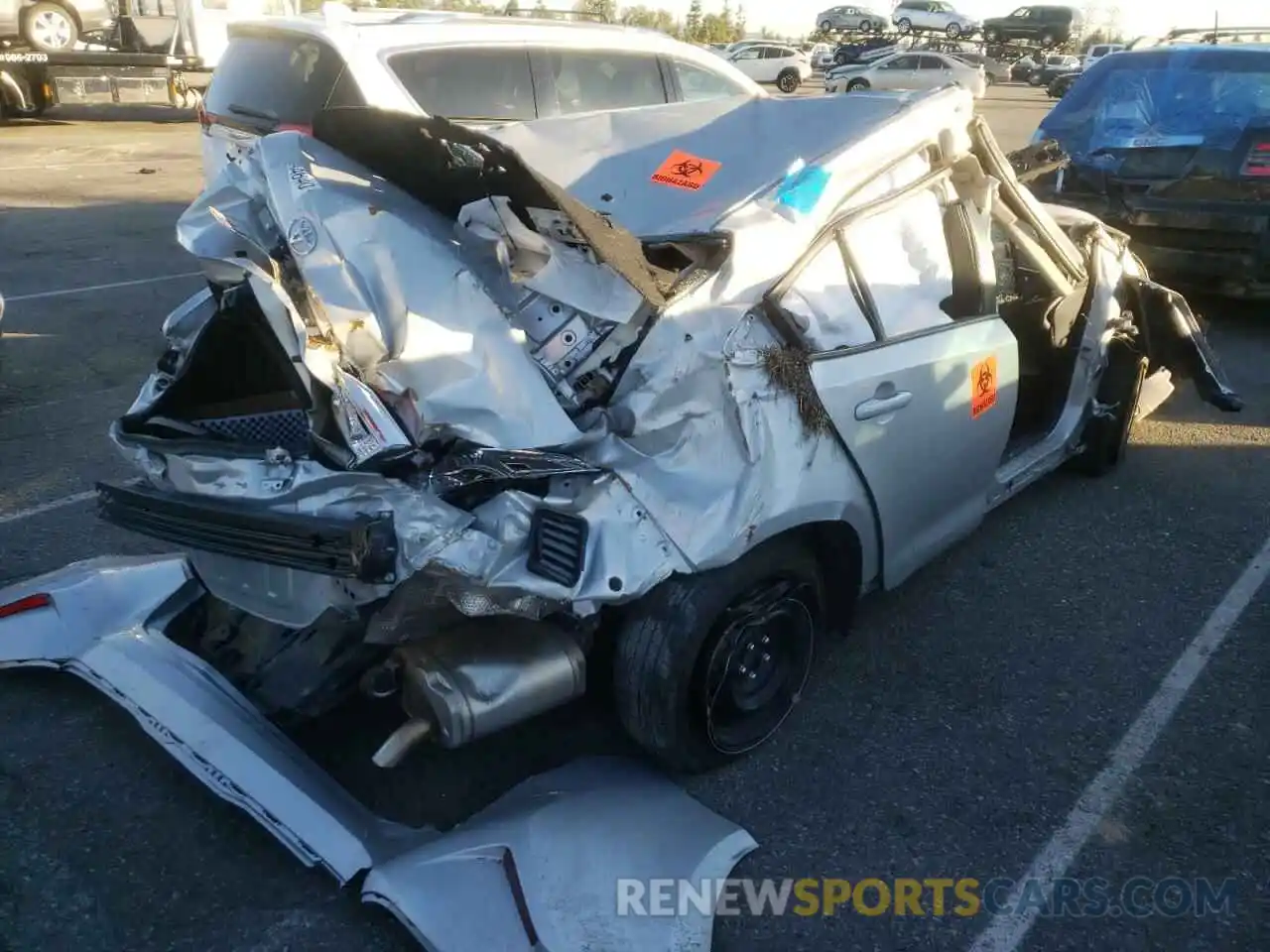 4 Photograph of a damaged car 5YFEPMAE8MP210005 TOYOTA COROLLA 2021