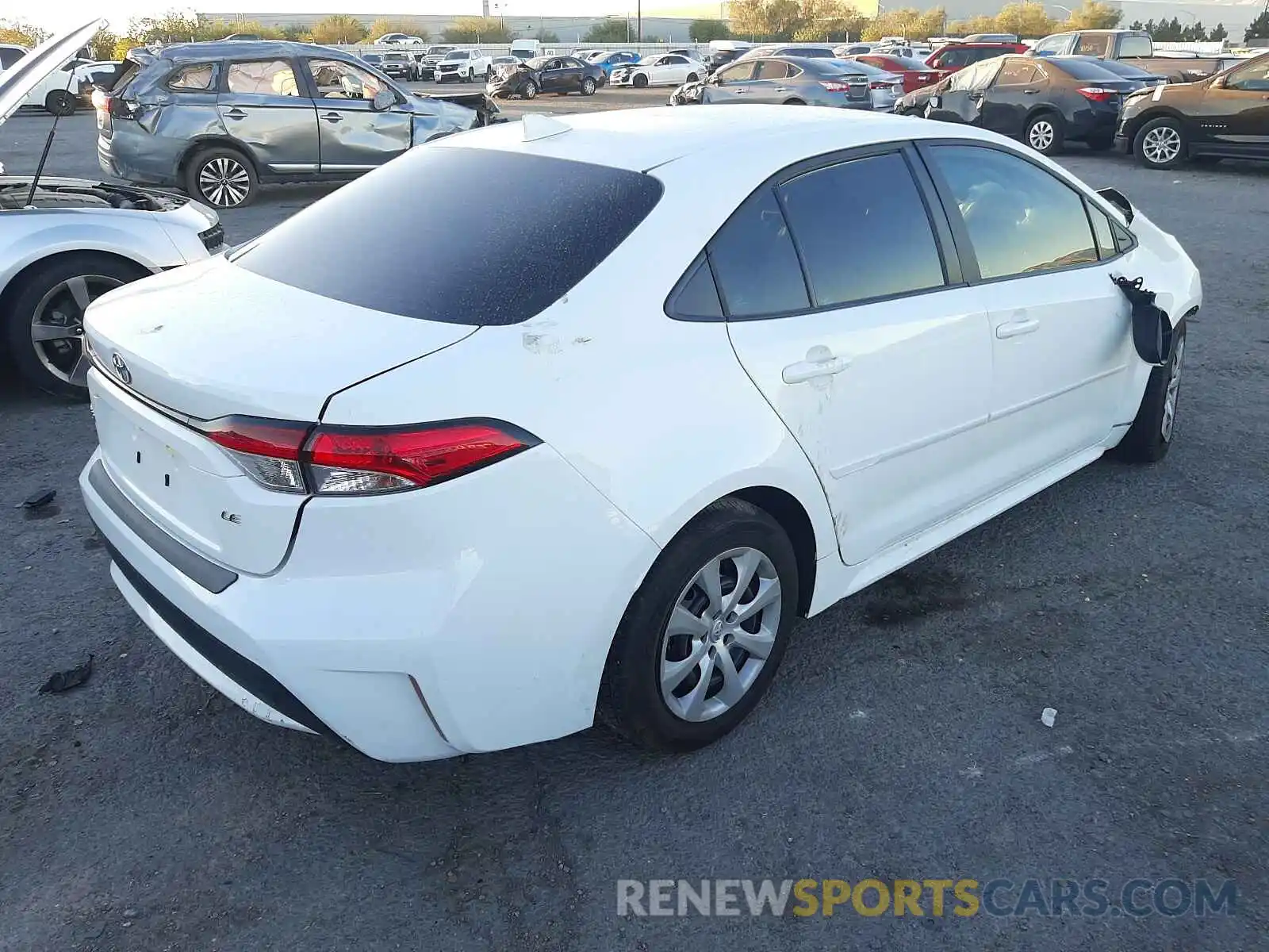 4 Photograph of a damaged car 5YFEPMAE8MP210361 TOYOTA COROLLA 2021