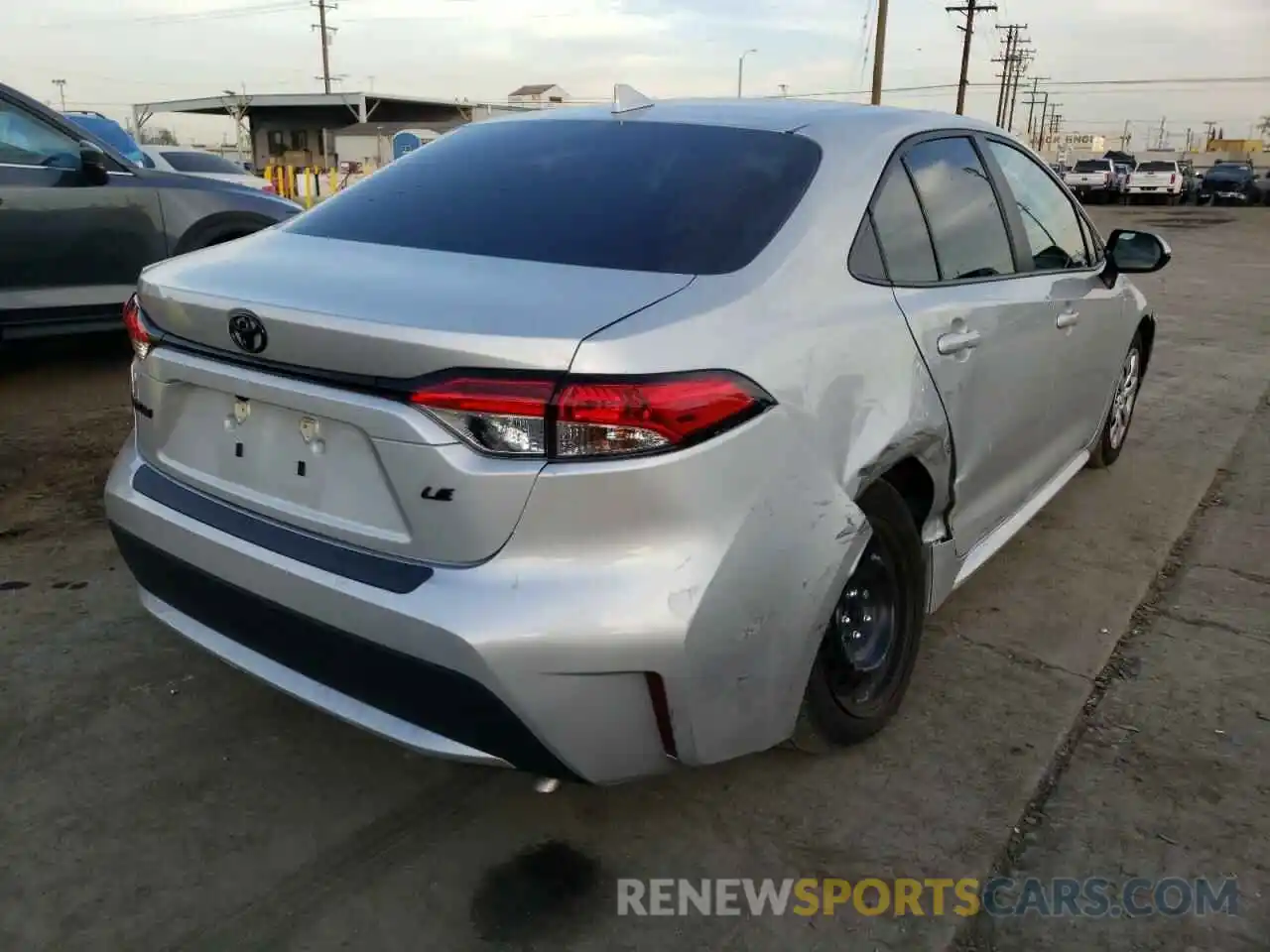 4 Photograph of a damaged car 5YFEPMAE8MP211171 TOYOTA COROLLA 2021