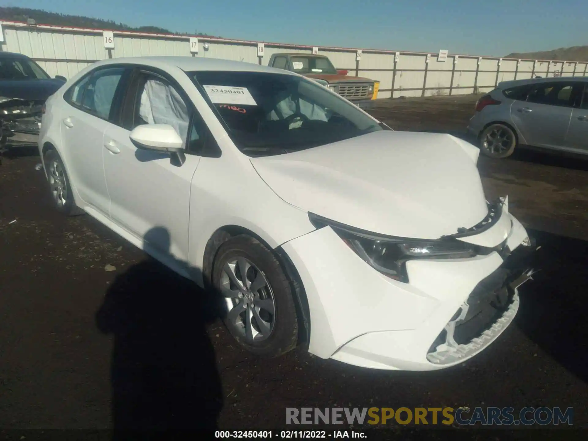 1 Photograph of a damaged car 5YFEPMAE8MP211672 TOYOTA COROLLA 2021