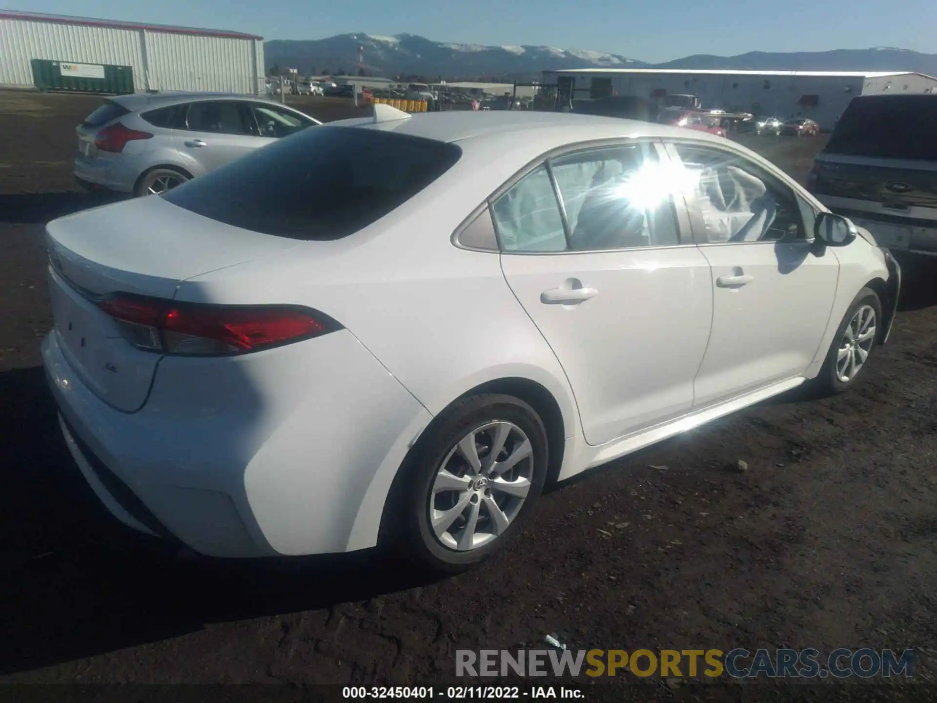 4 Photograph of a damaged car 5YFEPMAE8MP211672 TOYOTA COROLLA 2021