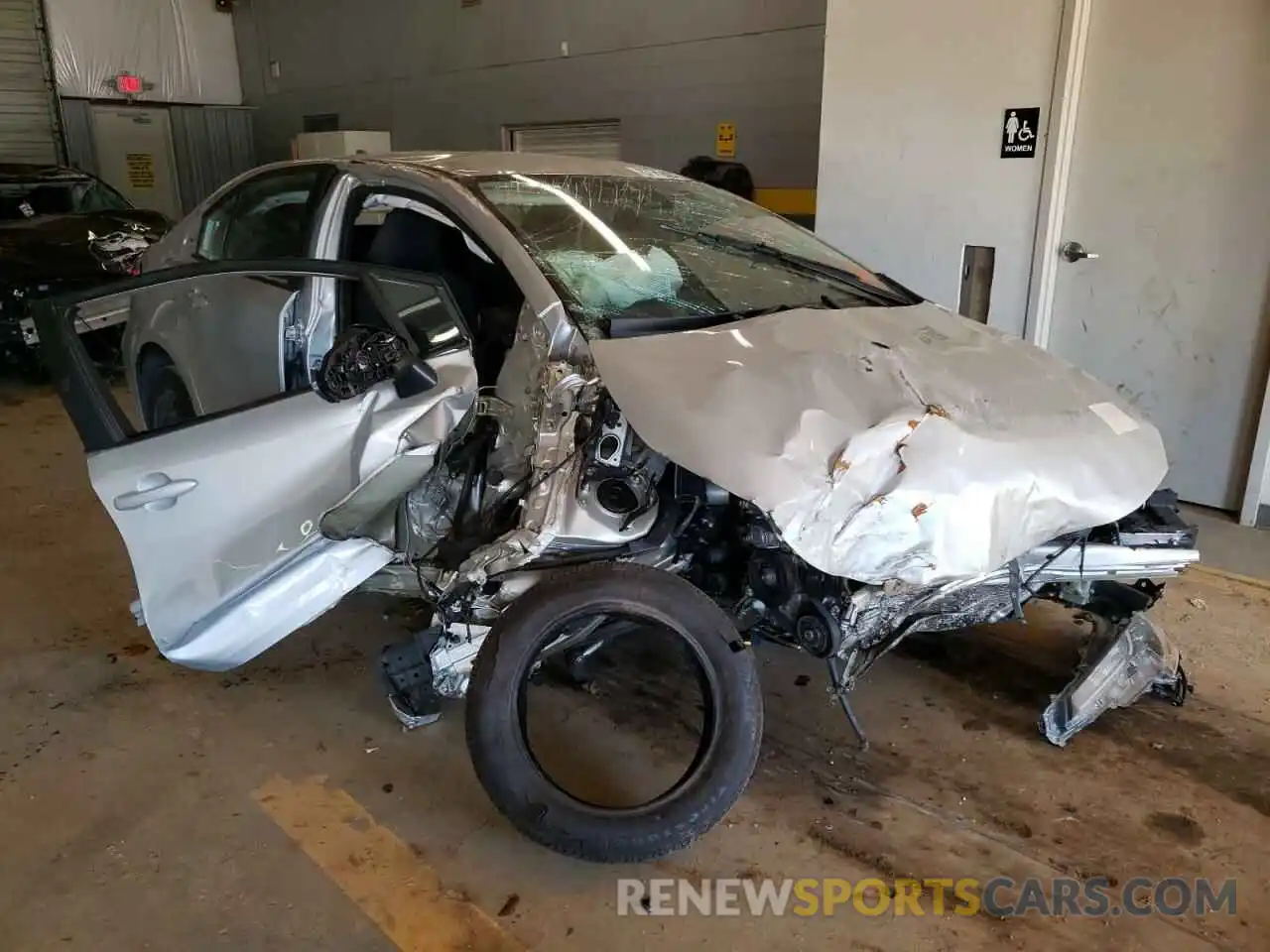 1 Photograph of a damaged car 5YFEPMAE8MP211932 TOYOTA COROLLA 2021