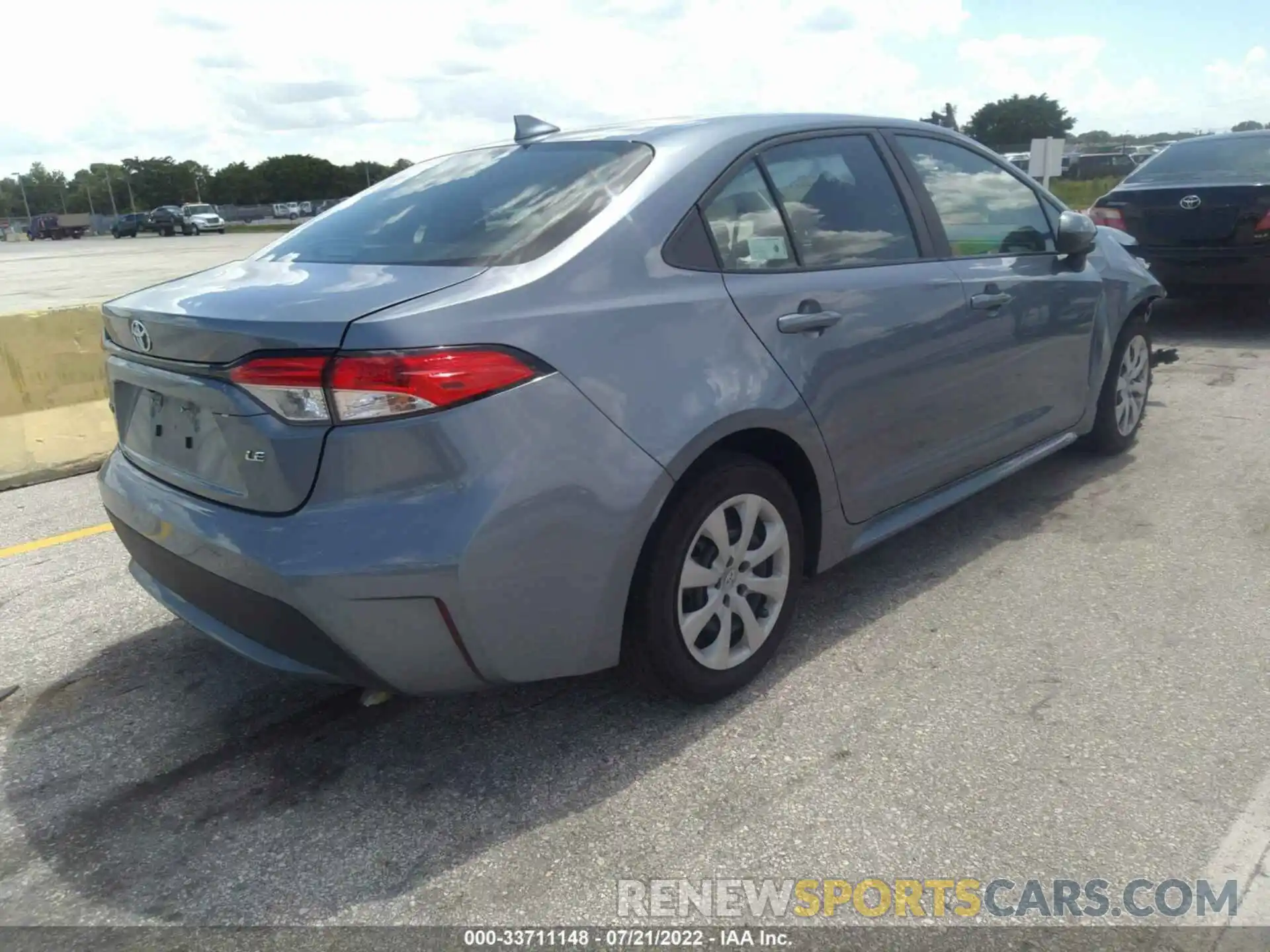 4 Photograph of a damaged car 5YFEPMAE8MP231095 TOYOTA COROLLA 2021