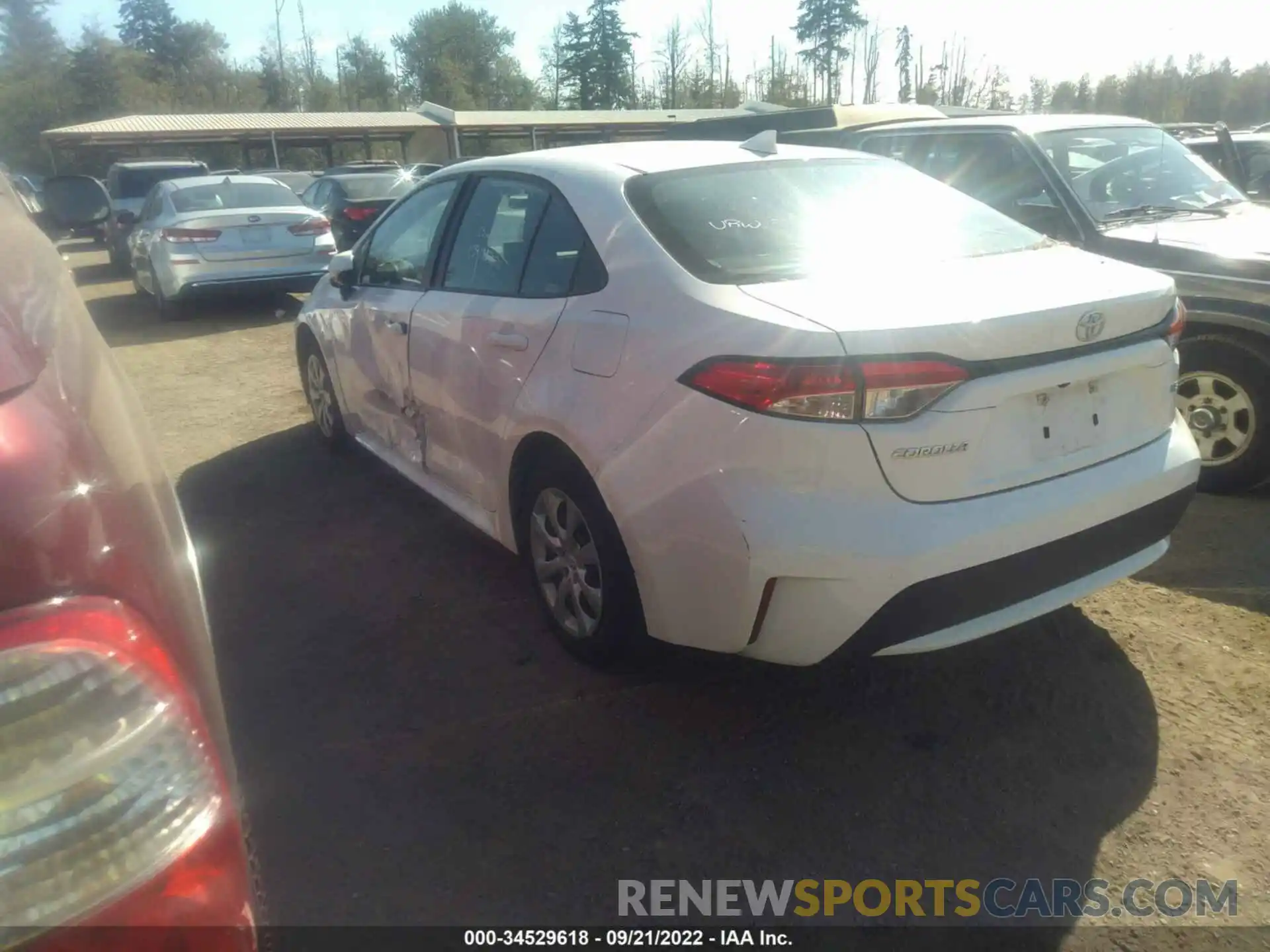 3 Photograph of a damaged car 5YFEPMAE8MP240704 TOYOTA COROLLA 2021