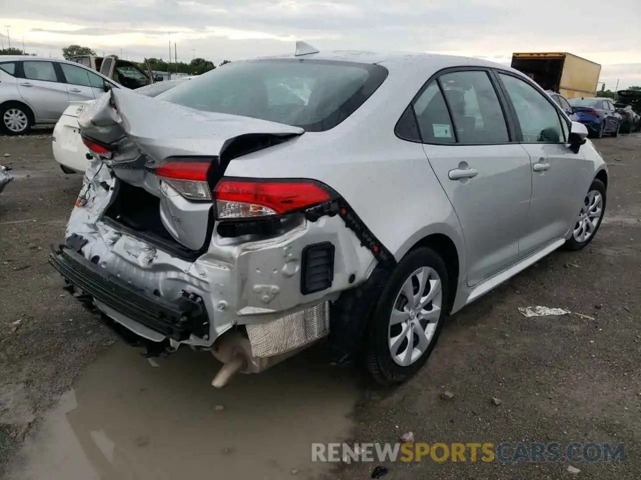 4 Photograph of a damaged car 5YFEPMAE8MP242694 TOYOTA COROLLA 2021