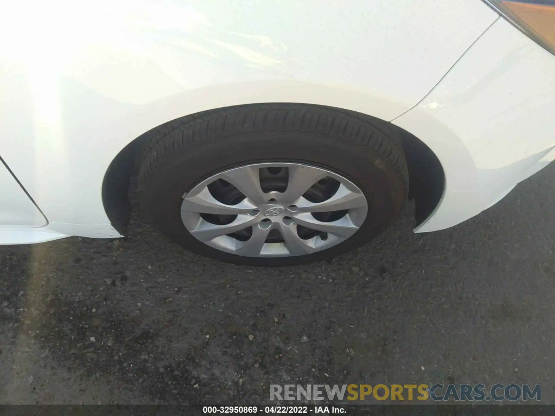 15 Photograph of a damaged car 5YFEPMAE8MP248351 TOYOTA COROLLA 2021