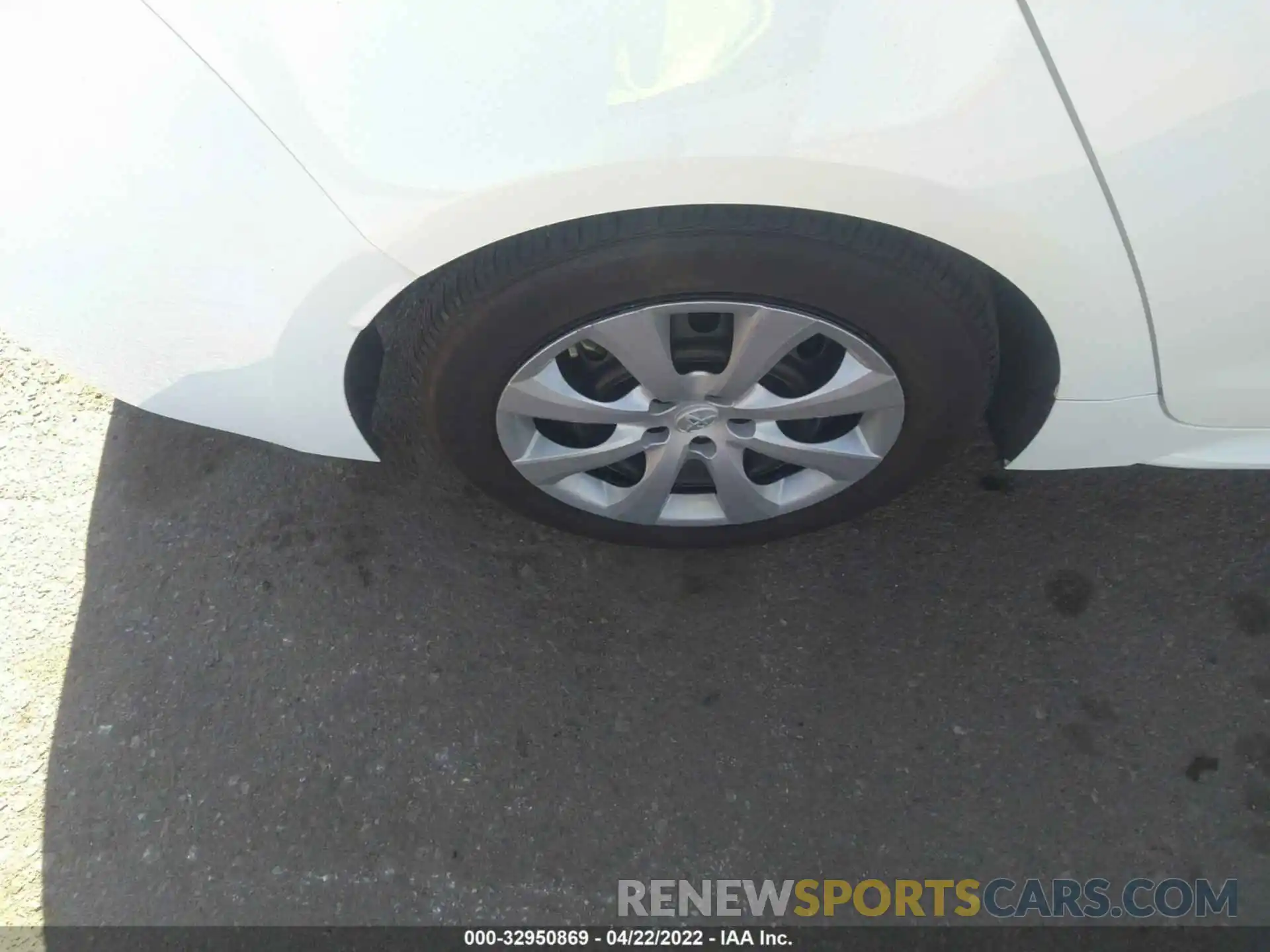 16 Photograph of a damaged car 5YFEPMAE8MP248351 TOYOTA COROLLA 2021