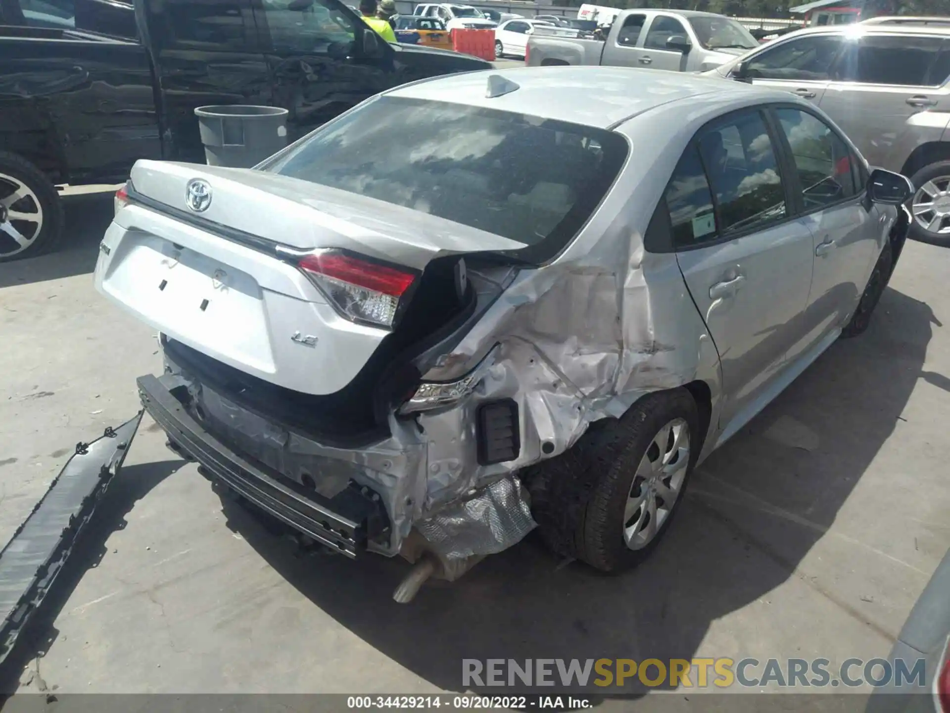 4 Photograph of a damaged car 5YFEPMAE8MP256904 TOYOTA COROLLA 2021