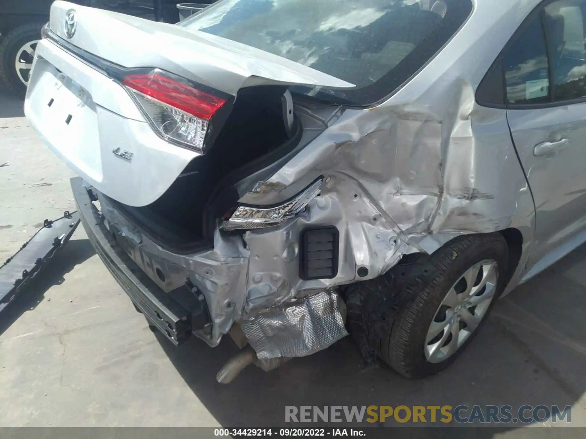 6 Photograph of a damaged car 5YFEPMAE8MP256904 TOYOTA COROLLA 2021