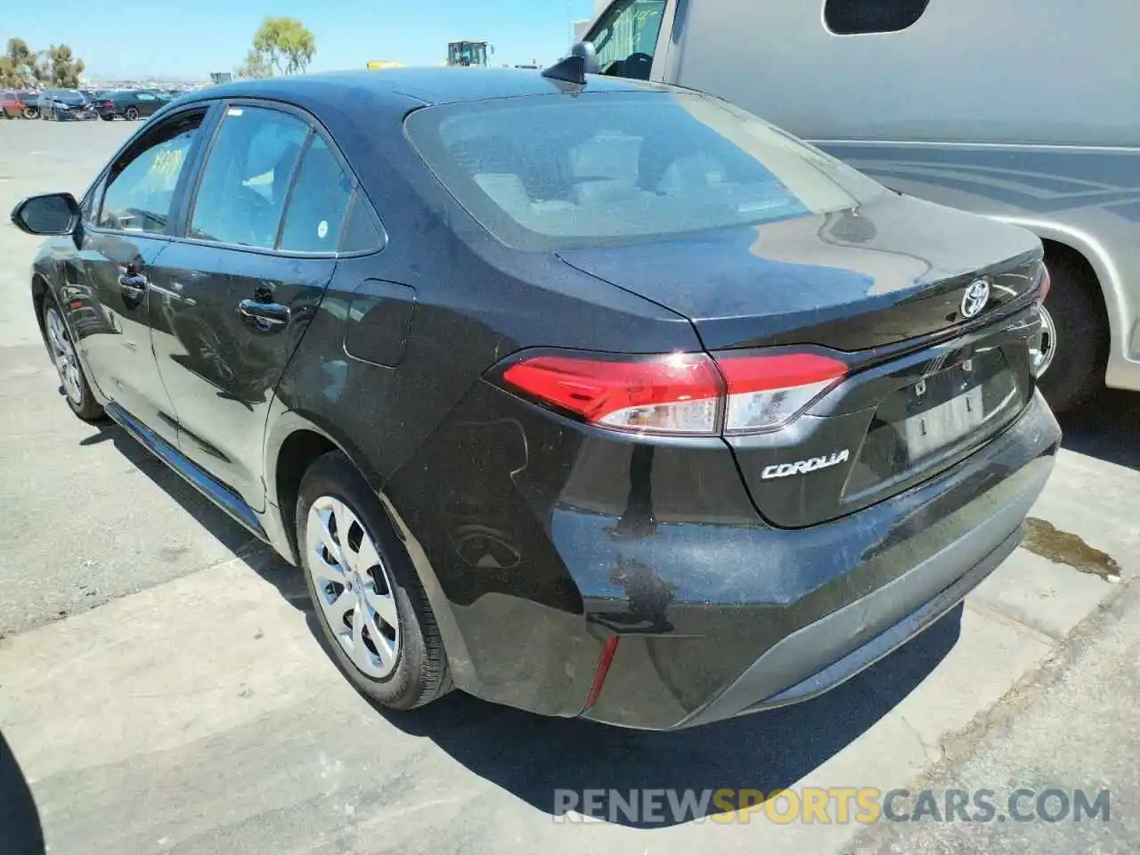 3 Photograph of a damaged car 5YFEPMAE8MP262010 TOYOTA COROLLA 2021