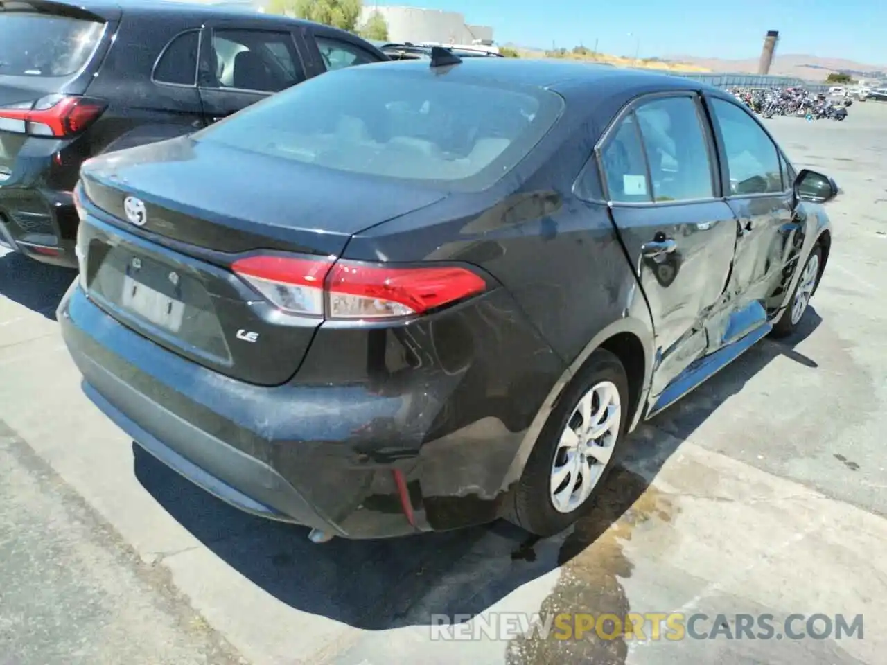 4 Photograph of a damaged car 5YFEPMAE8MP262010 TOYOTA COROLLA 2021