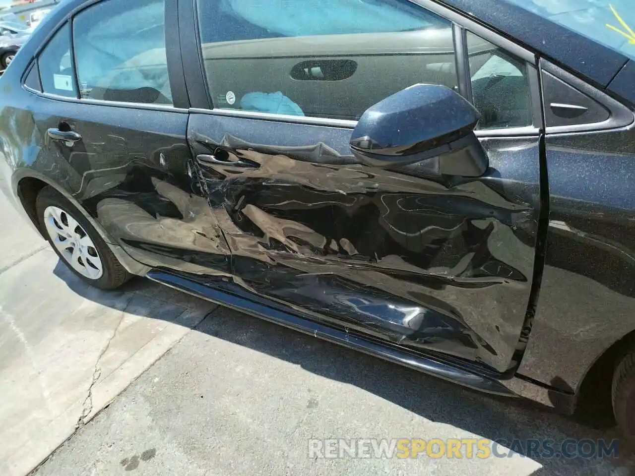 9 Photograph of a damaged car 5YFEPMAE8MP262010 TOYOTA COROLLA 2021