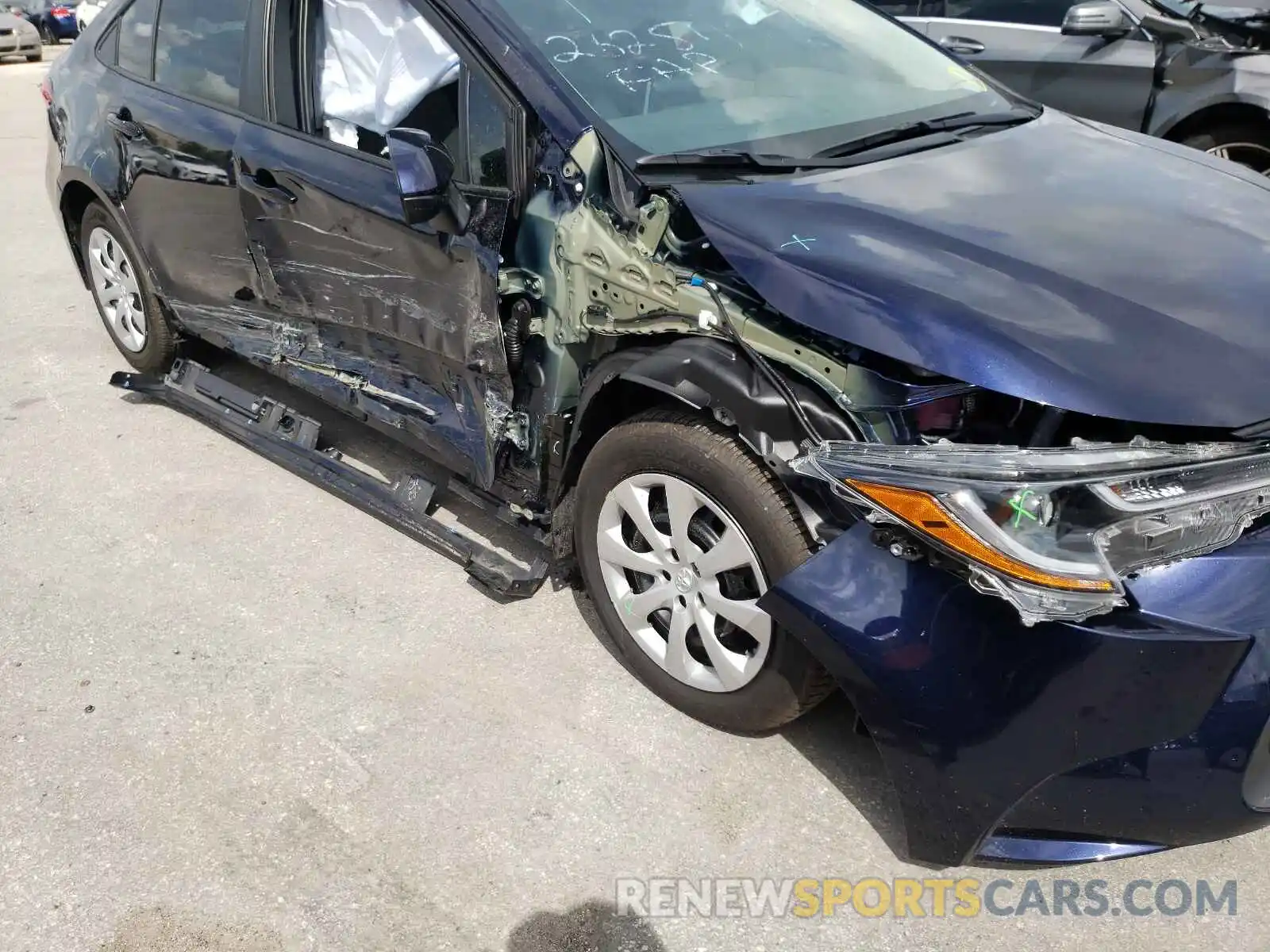 9 Photograph of a damaged car 5YFEPMAE8MP262511 TOYOTA COROLLA 2021