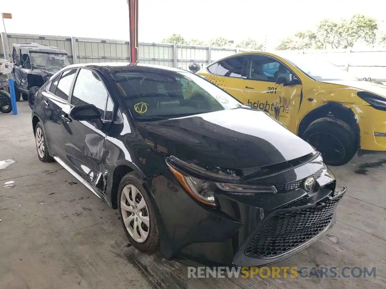 1 Photograph of a damaged car 5YFEPMAE8MP263304 TOYOTA COROLLA 2021