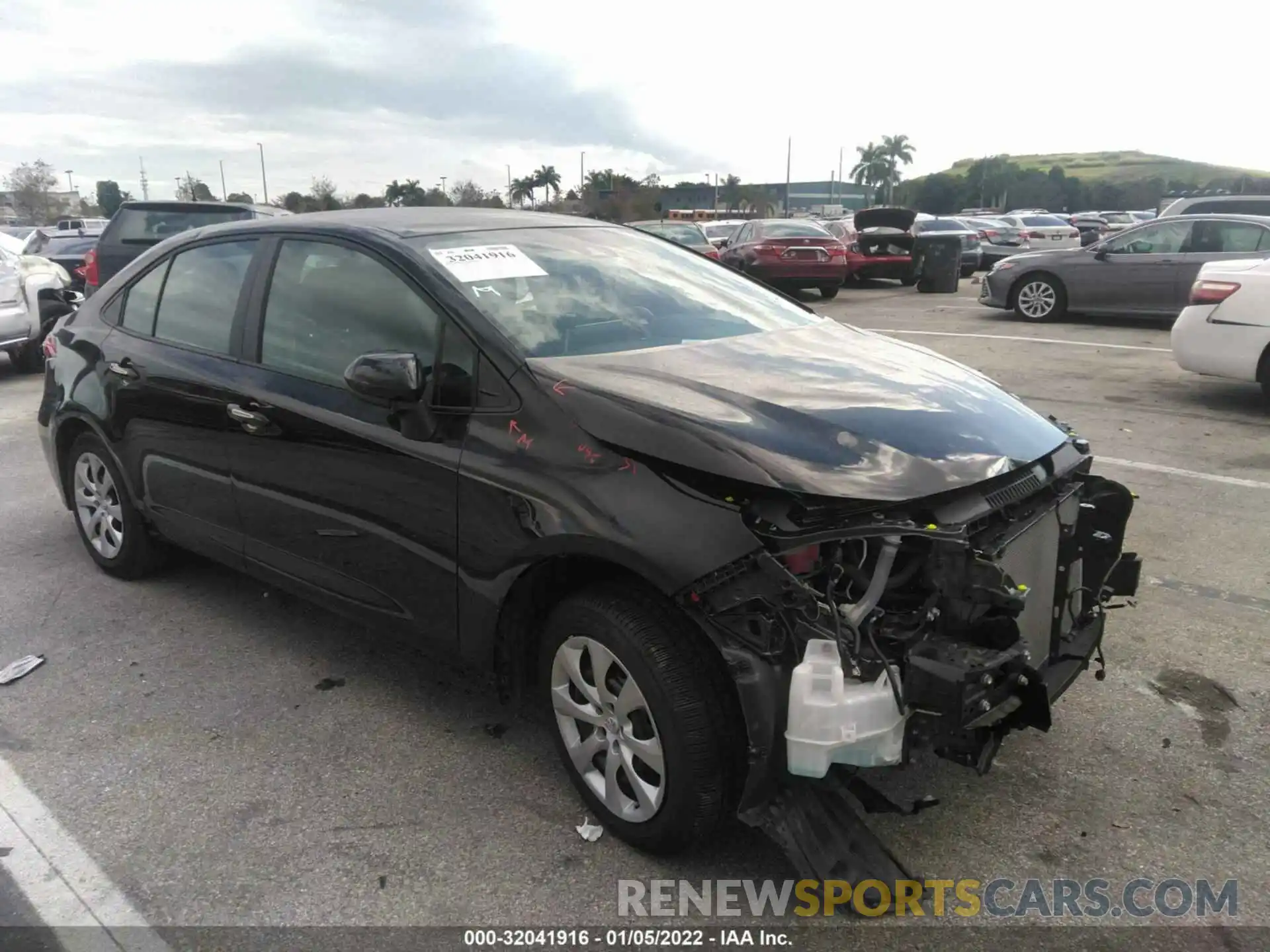 1 Photograph of a damaged car 5YFEPMAE8MP267322 TOYOTA COROLLA 2021