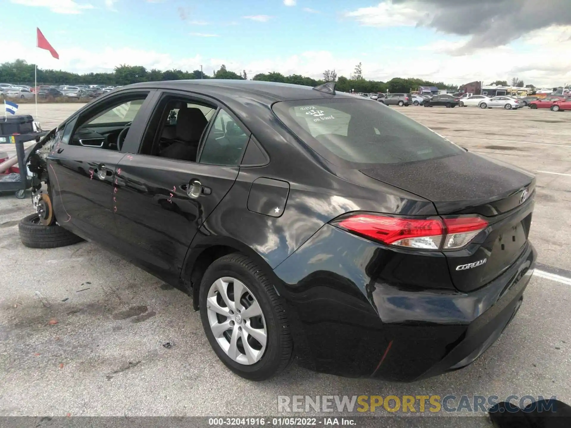 3 Photograph of a damaged car 5YFEPMAE8MP267322 TOYOTA COROLLA 2021