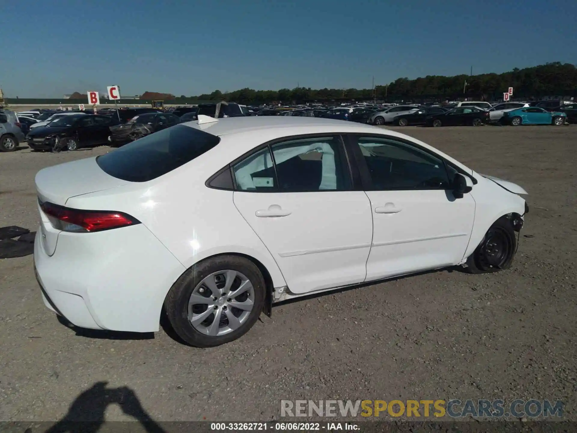 4 Photograph of a damaged car 5YFEPMAE9MP159713 TOYOTA COROLLA 2021