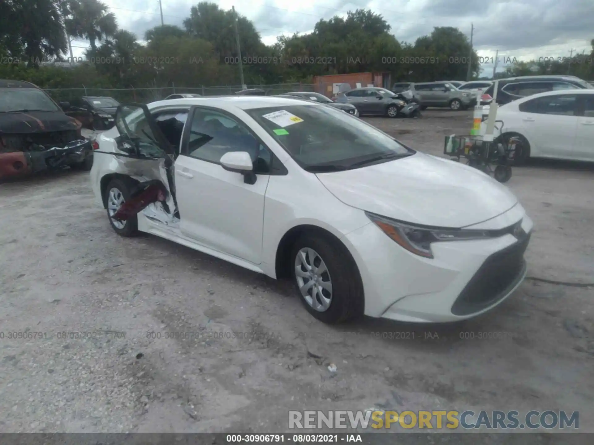 1 Photograph of a damaged car 5YFEPMAE9MP160957 TOYOTA COROLLA 2021