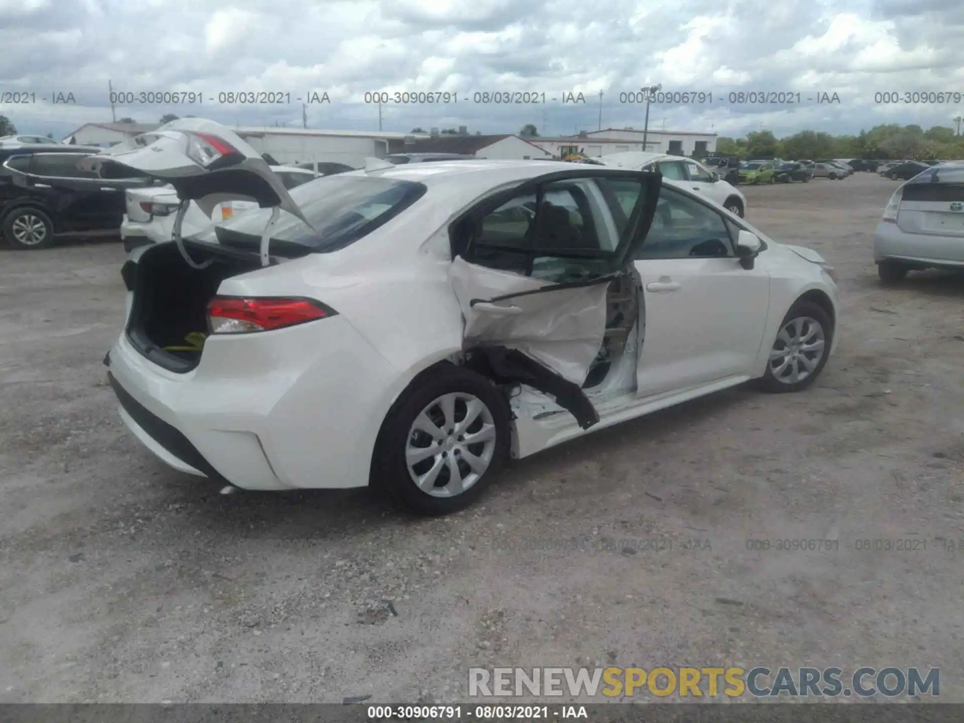 4 Photograph of a damaged car 5YFEPMAE9MP160957 TOYOTA COROLLA 2021