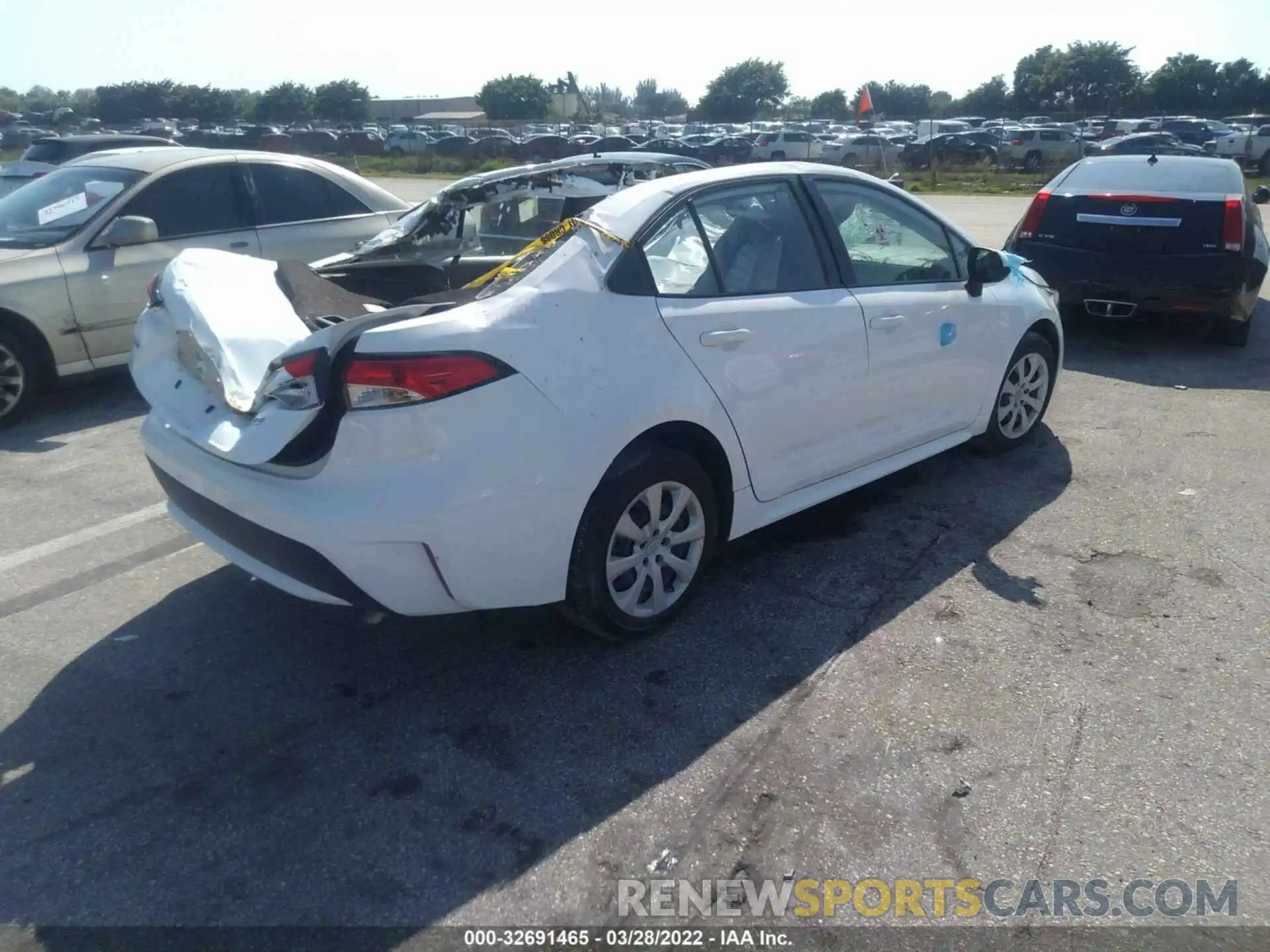 4 Photograph of a damaged car 5YFEPMAE9MP166855 TOYOTA COROLLA 2021