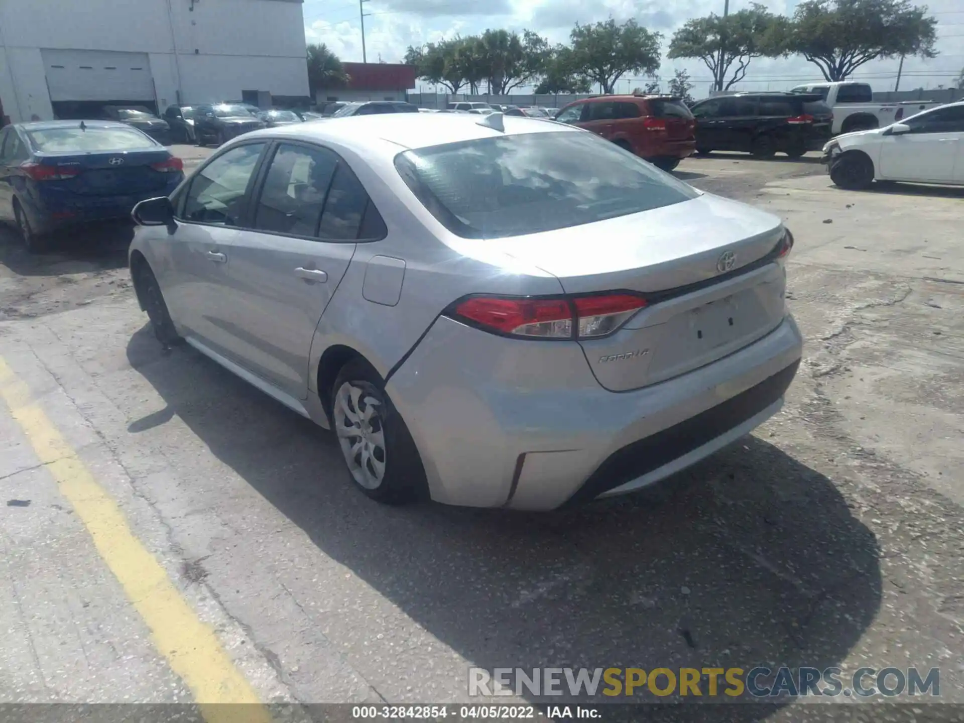 3 Photograph of a damaged car 5YFEPMAE9MP168041 TOYOTA COROLLA 2021