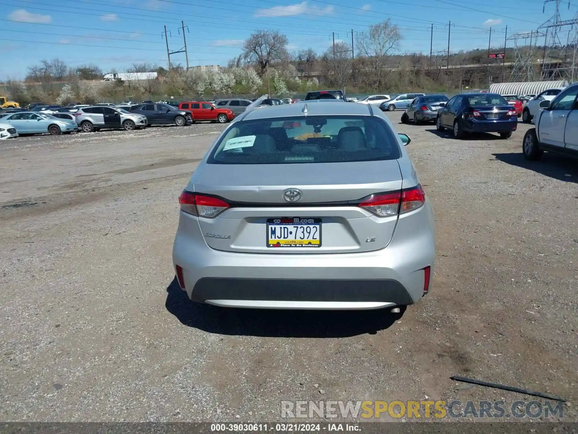 17 Photograph of a damaged car 5YFEPMAE9MP168069 TOYOTA COROLLA 2021