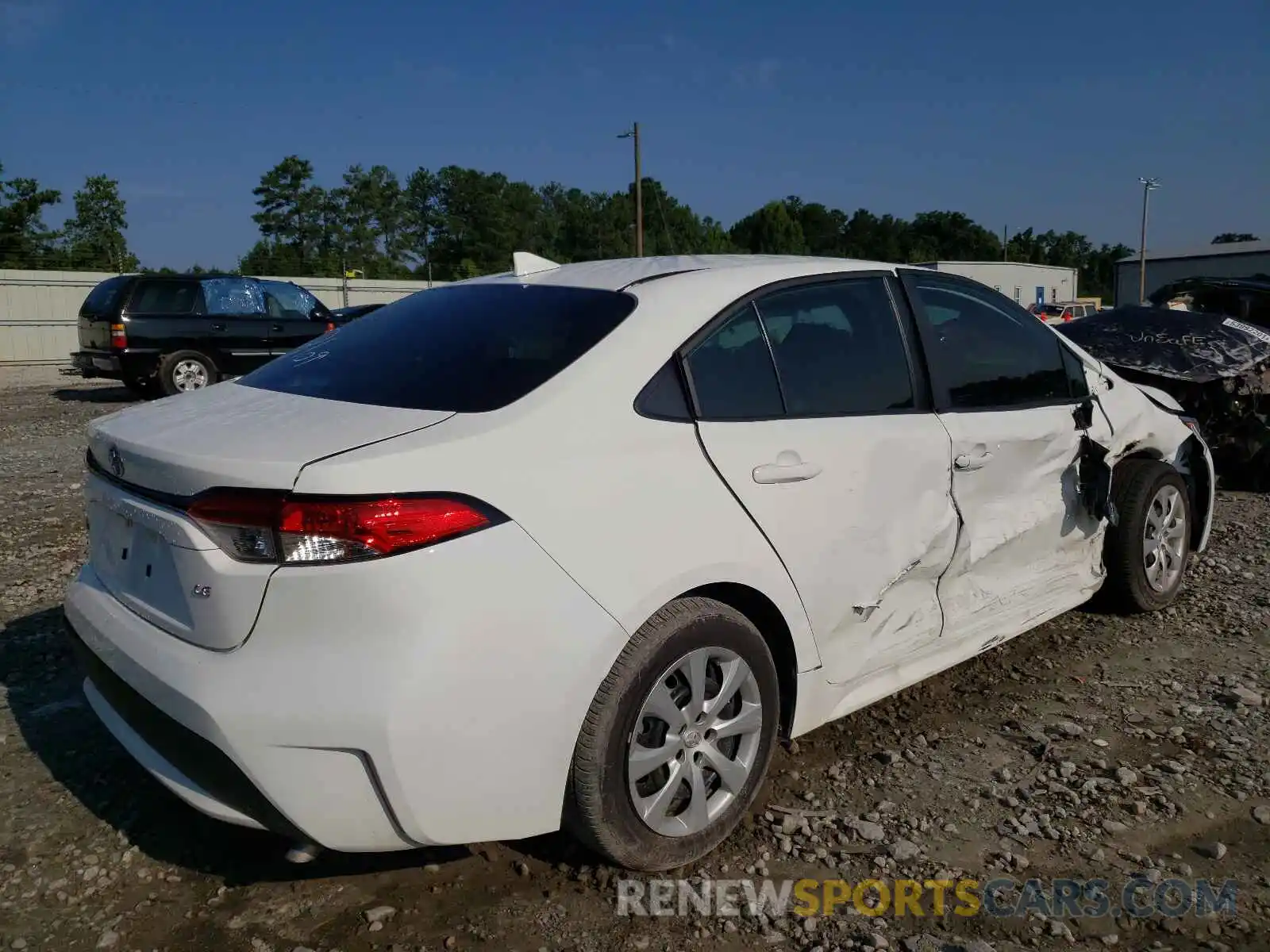 4 Photograph of a damaged car 5YFEPMAE9MP173109 TOYOTA COROLLA 2021