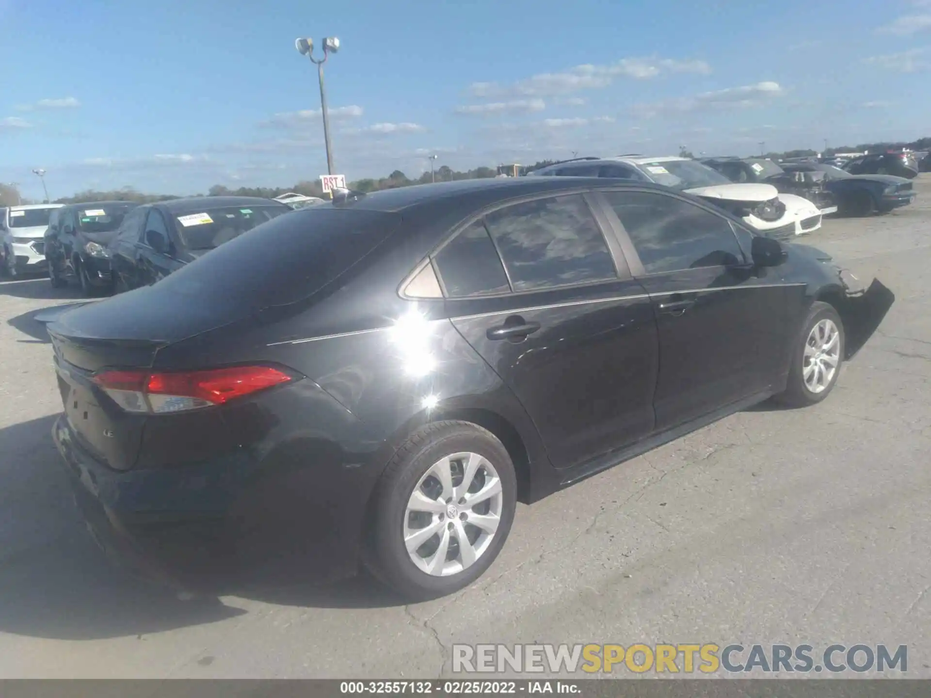 4 Photograph of a damaged car 5YFEPMAE9MP173126 TOYOTA COROLLA 2021