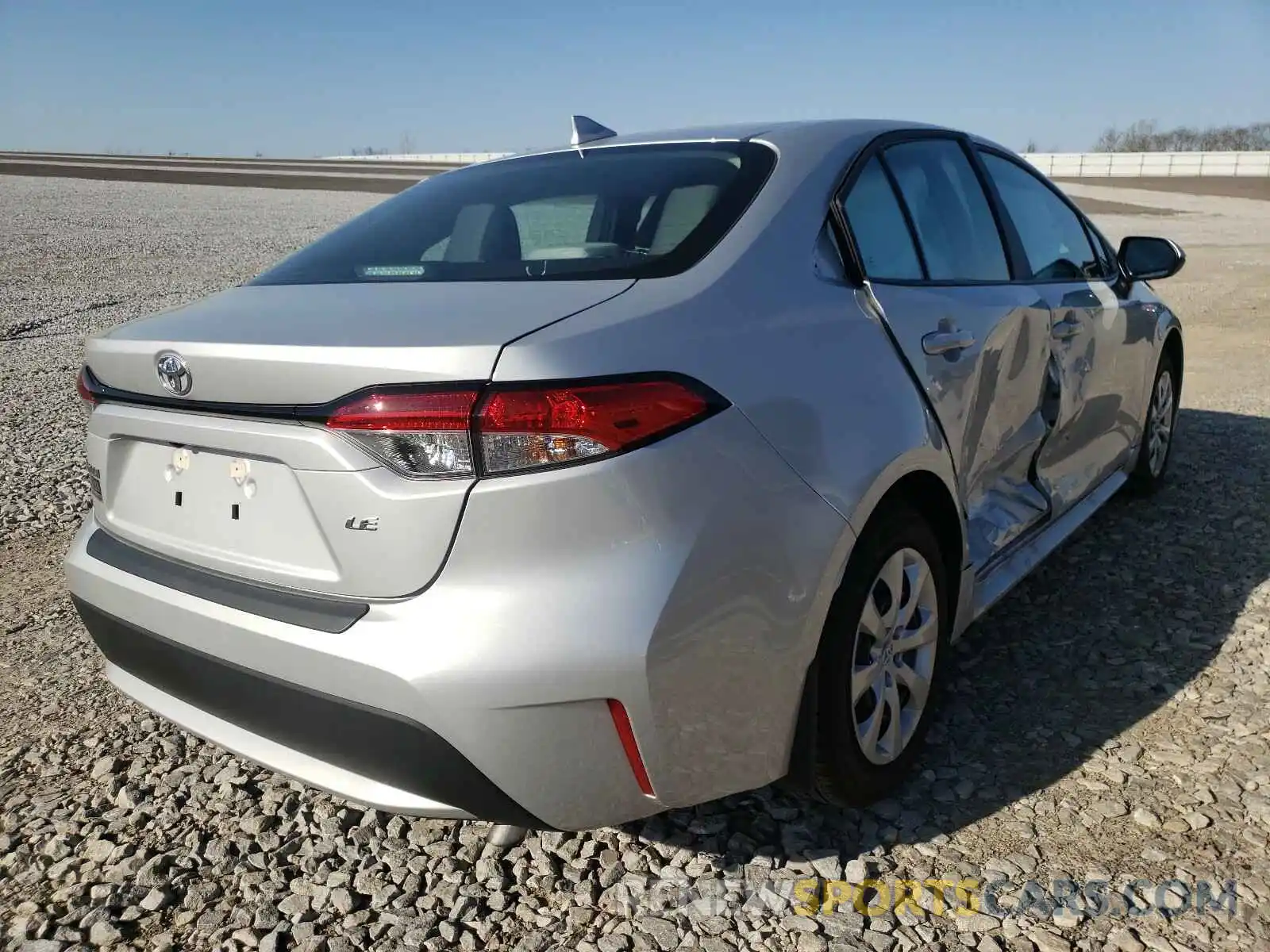 4 Photograph of a damaged car 5YFEPMAE9MP176401 TOYOTA COROLLA 2021