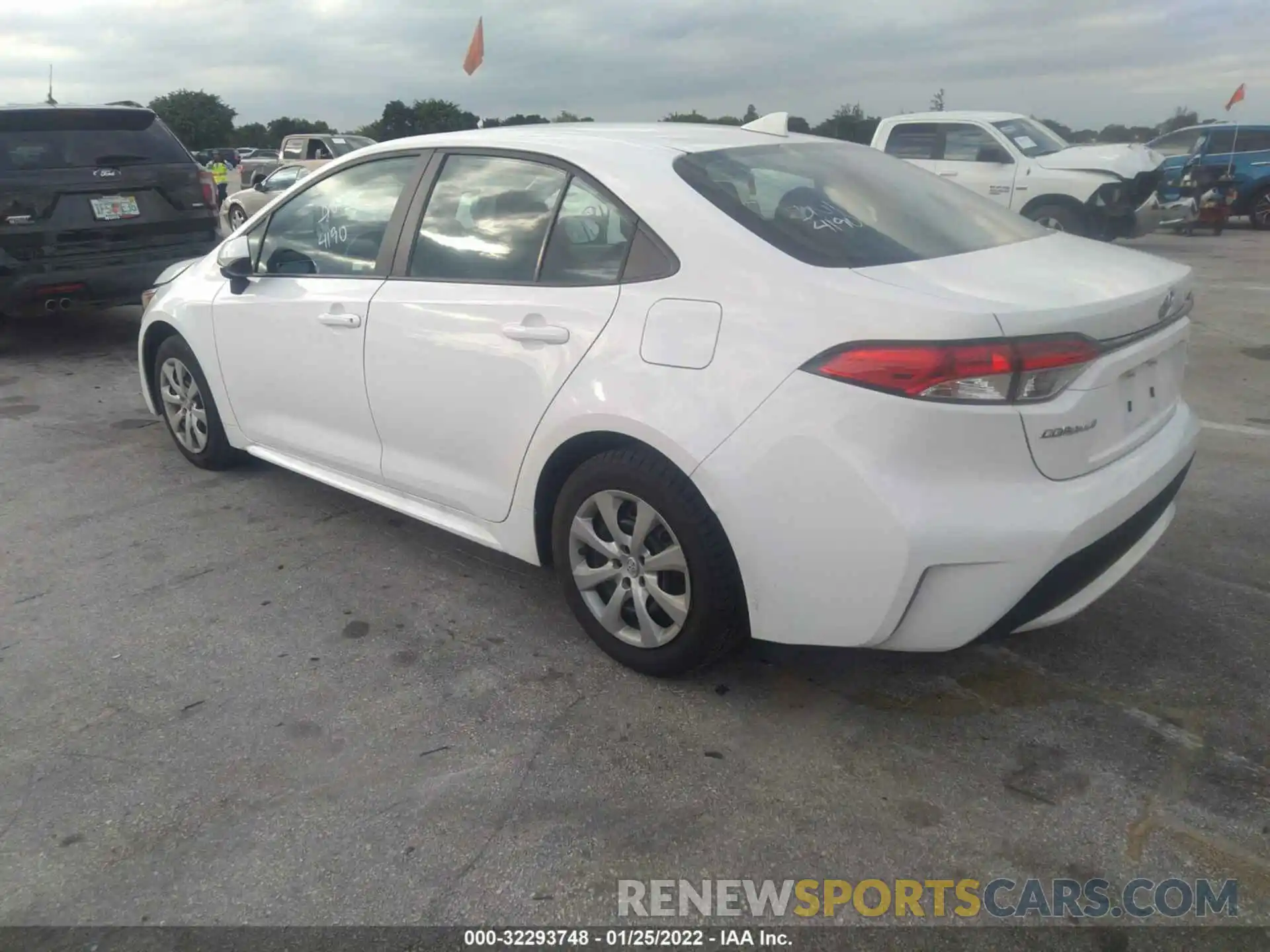 3 Photograph of a damaged car 5YFEPMAE9MP181372 TOYOTA COROLLA 2021