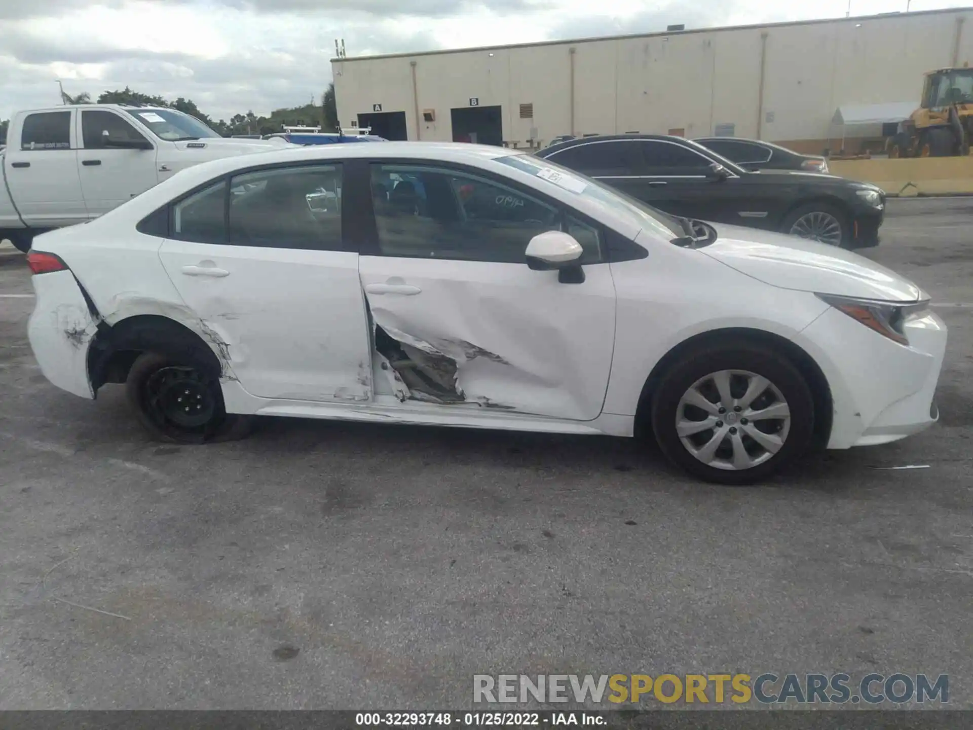 6 Photograph of a damaged car 5YFEPMAE9MP181372 TOYOTA COROLLA 2021