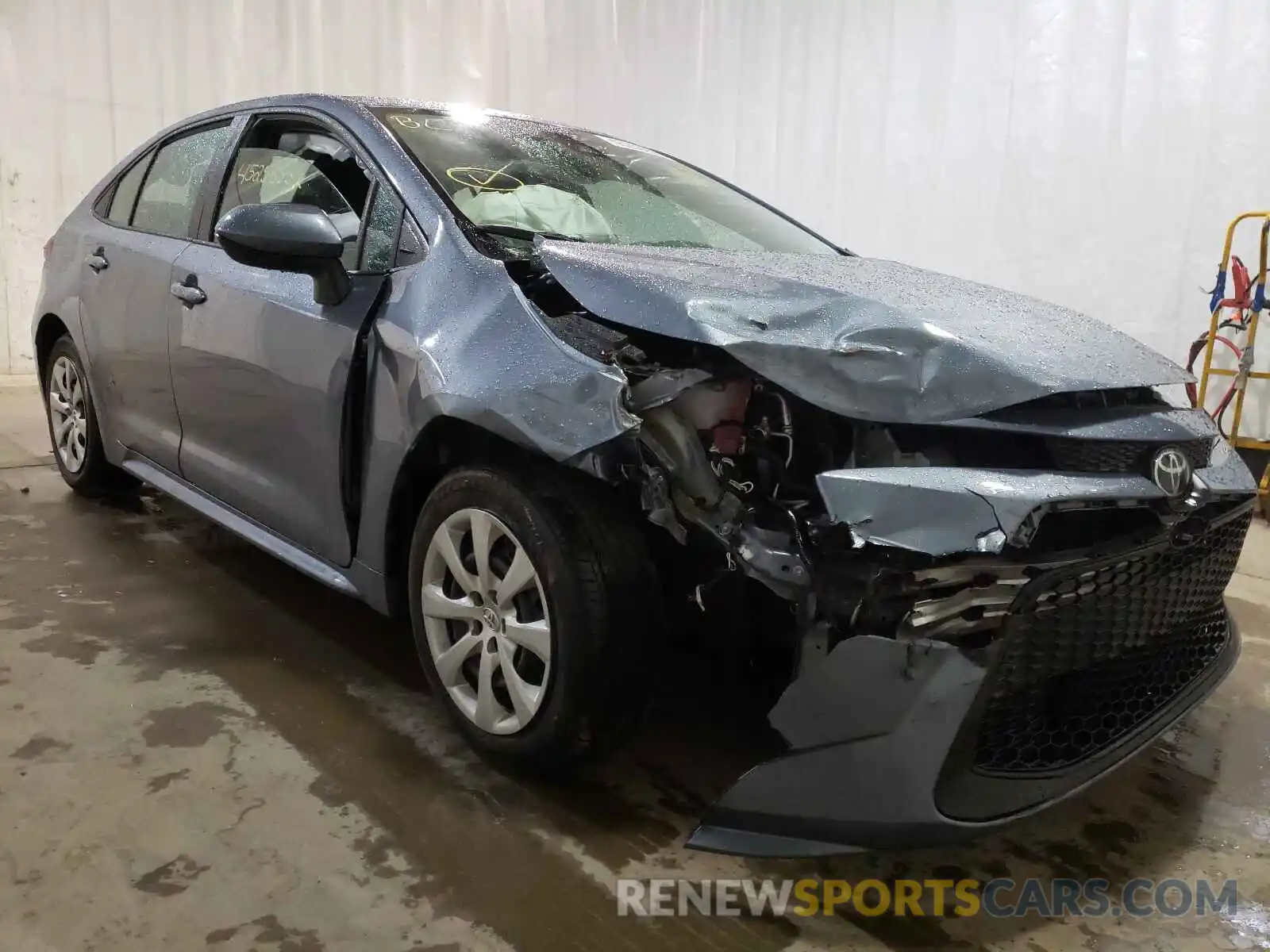 1 Photograph of a damaged car 5YFEPMAE9MP185101 TOYOTA COROLLA 2021