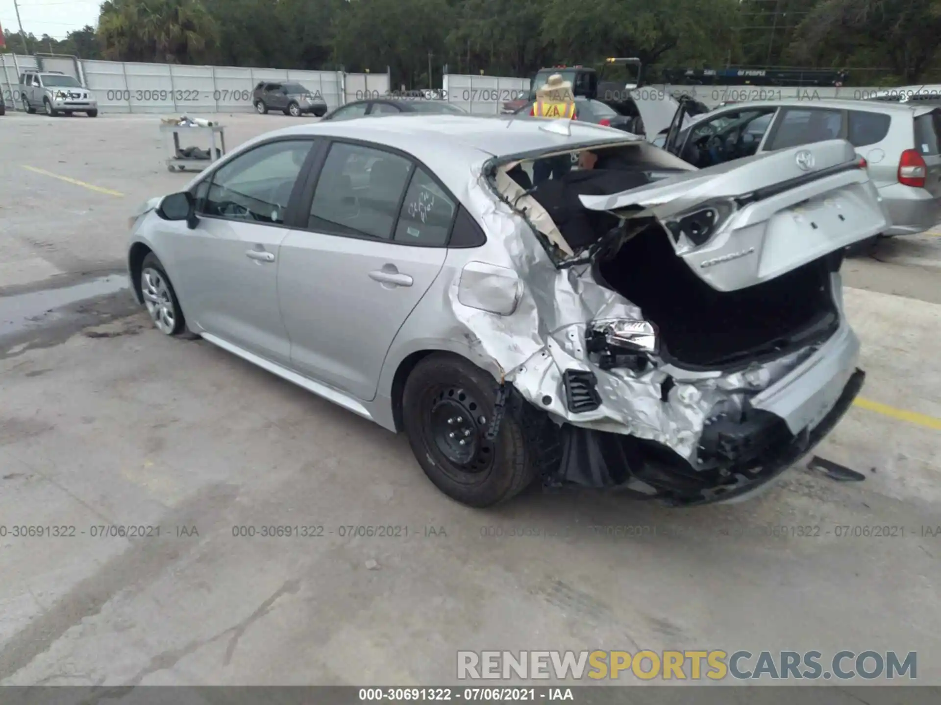 3 Photograph of a damaged car 5YFEPMAE9MP201264 TOYOTA COROLLA 2021